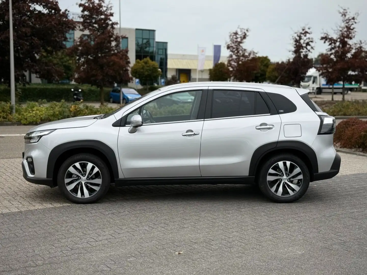 Suzuki SX4 S-Cross 1.4 STYLE PANORAMA 360 CAMERA KEYLESS NAVI HALF LE Stříbrná - 2