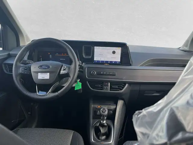 Ford Tourneo Courier view 4