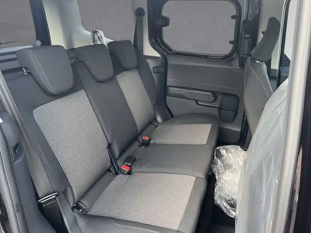 Ford Tourneo Courier view 5