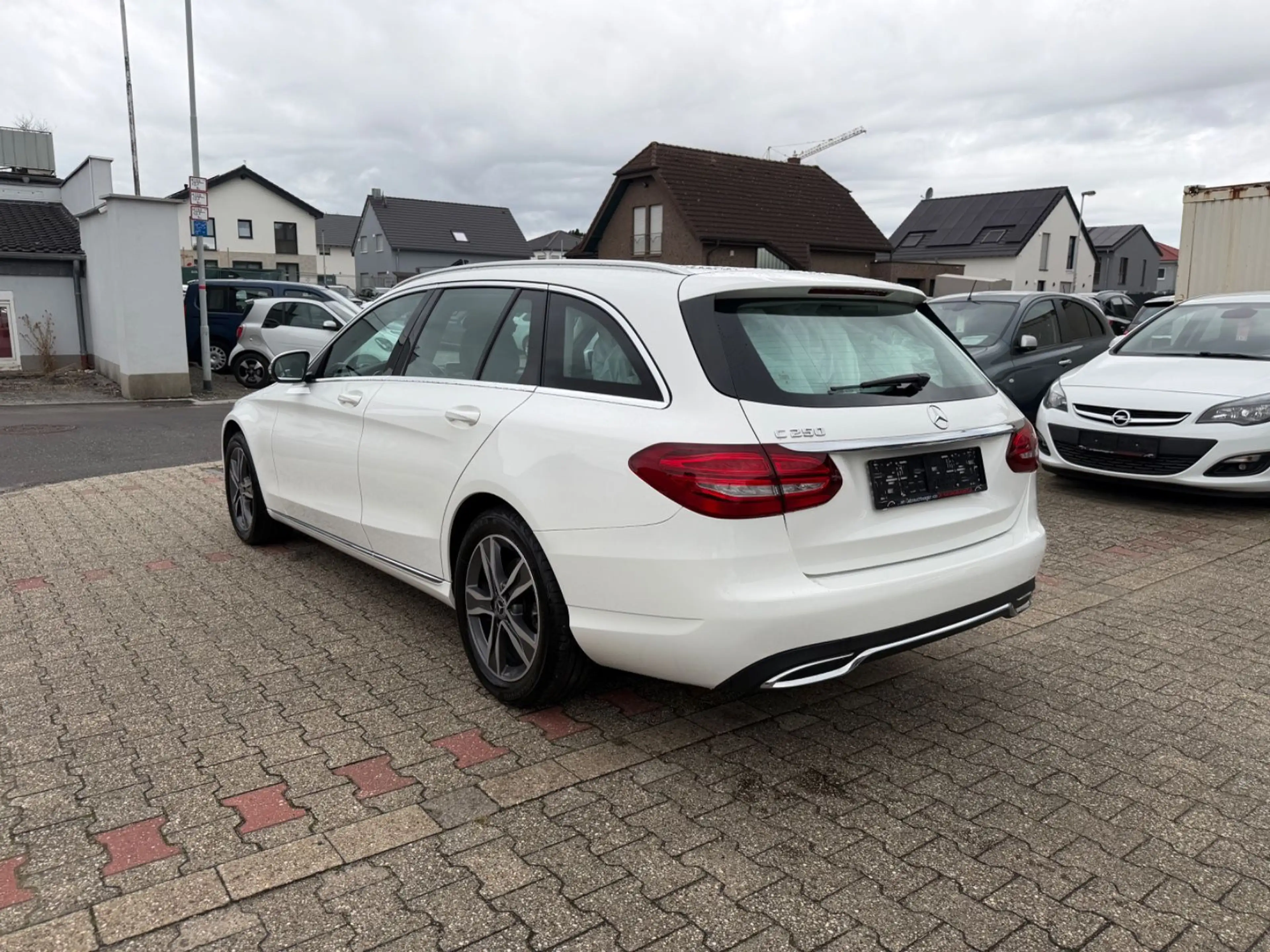 Mercedes-Benz C 250 CGI Navi AnhKpl Kamera 1.HD — photo 7