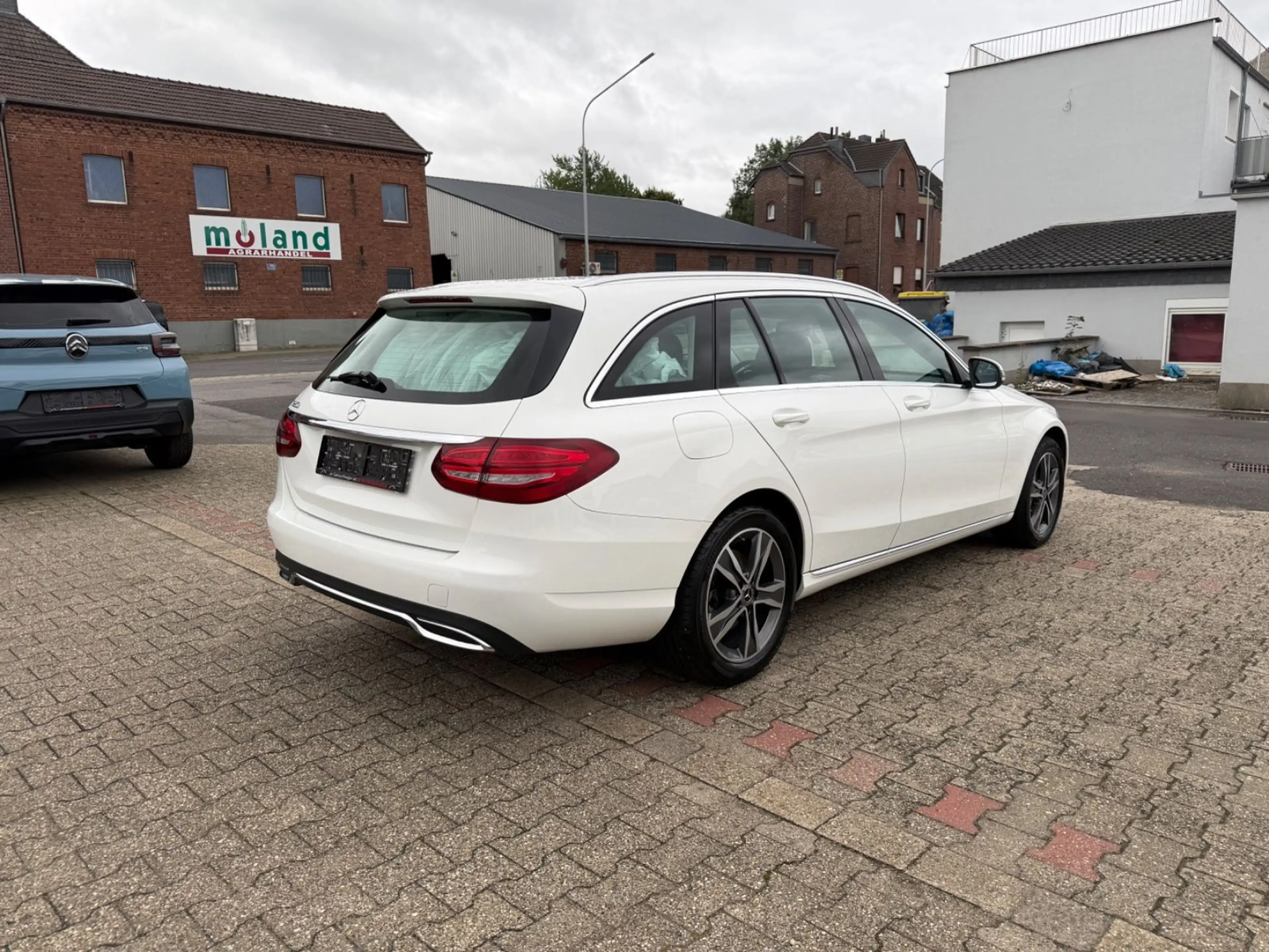 Mercedes-Benz C 250 CGI Navi AnhKpl Kamera 1.HD — photo 5