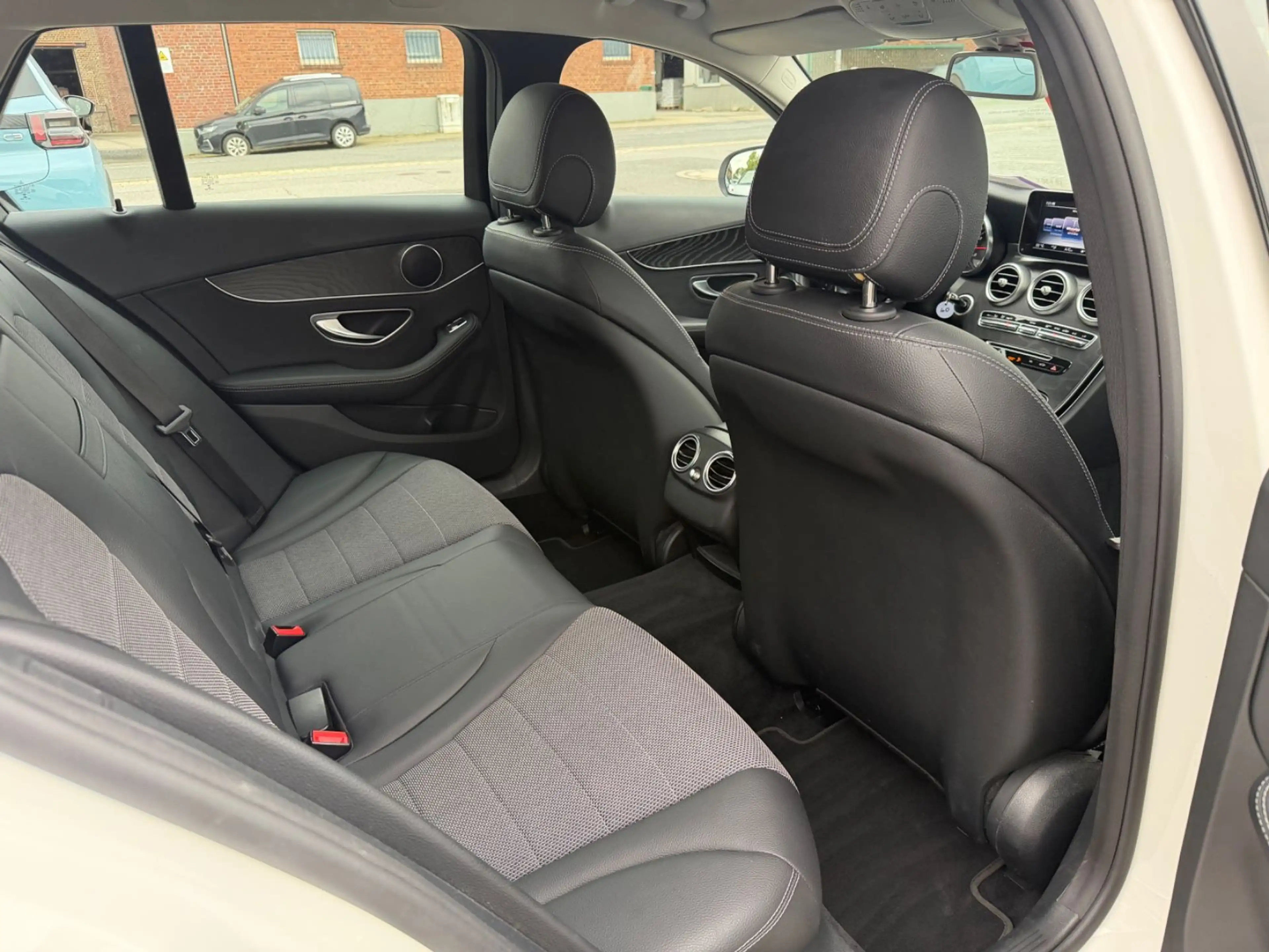 Mercedes-Benz C 250 CGI Navi AnhKpl Kamera 1.HD — photo 14