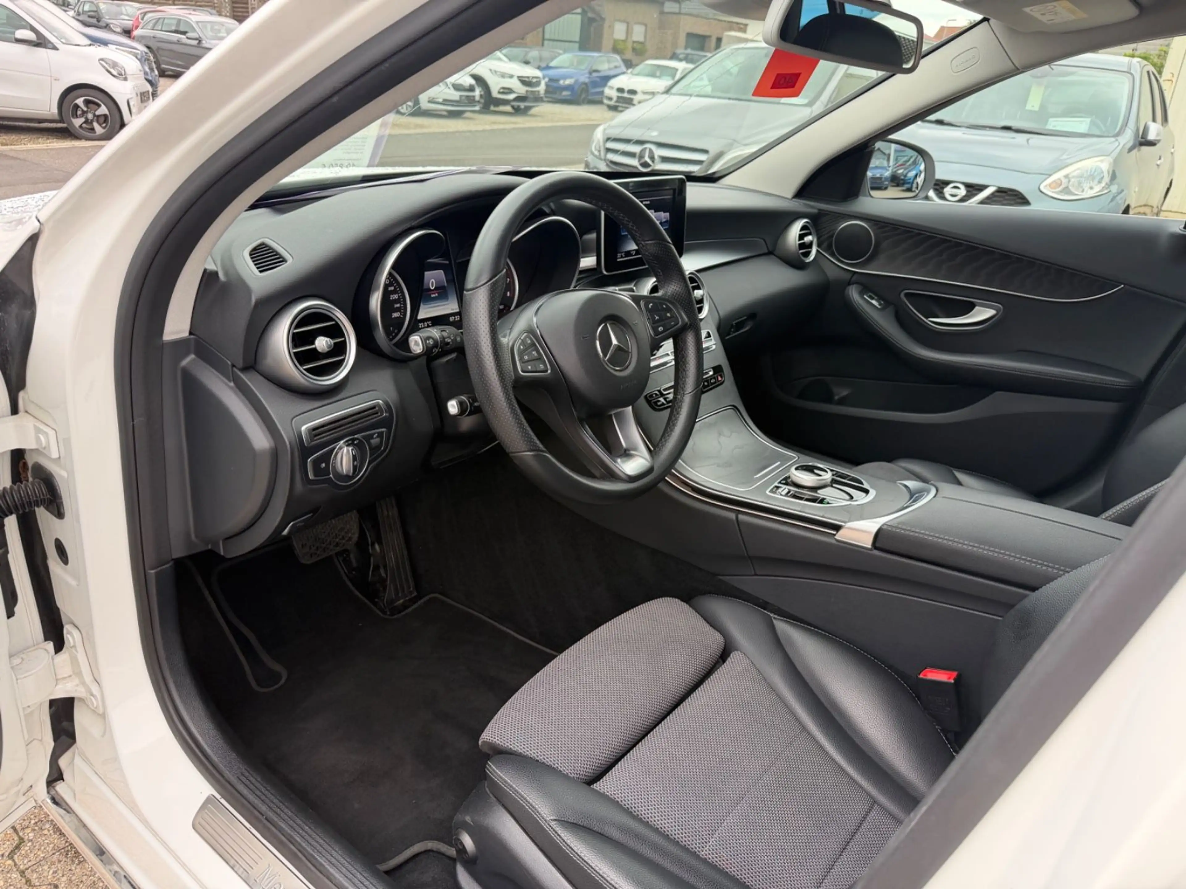 Mercedes-Benz C 250 CGI Navi AnhKpl Kamera 1.HD — photo 9