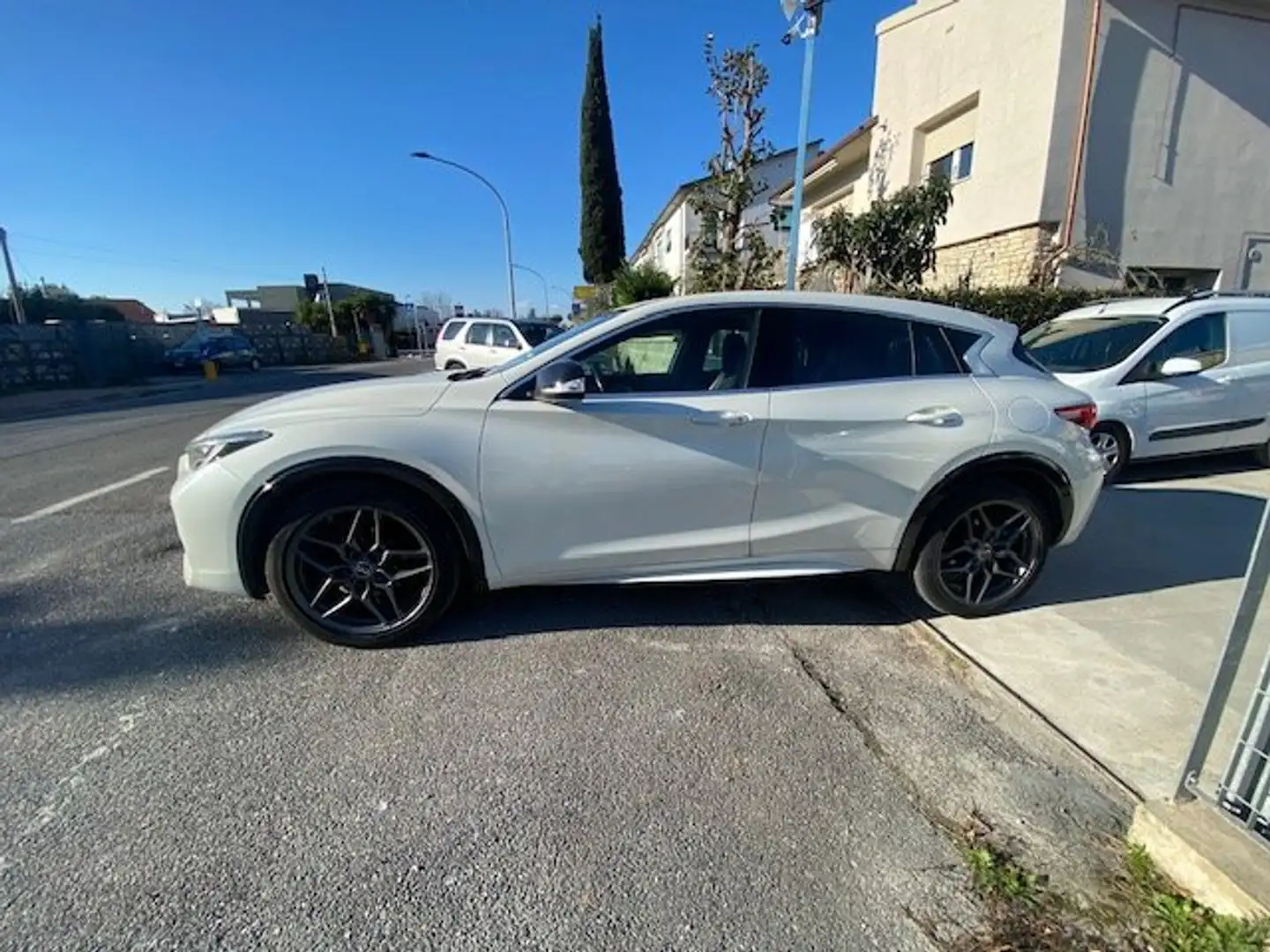 Infiniti Q30 Q30 1.5d Sport 109cv Blanc - 2