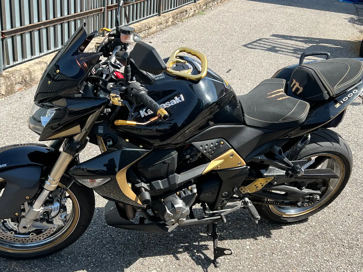 Kawasaki Z 1000 Fekete - 2