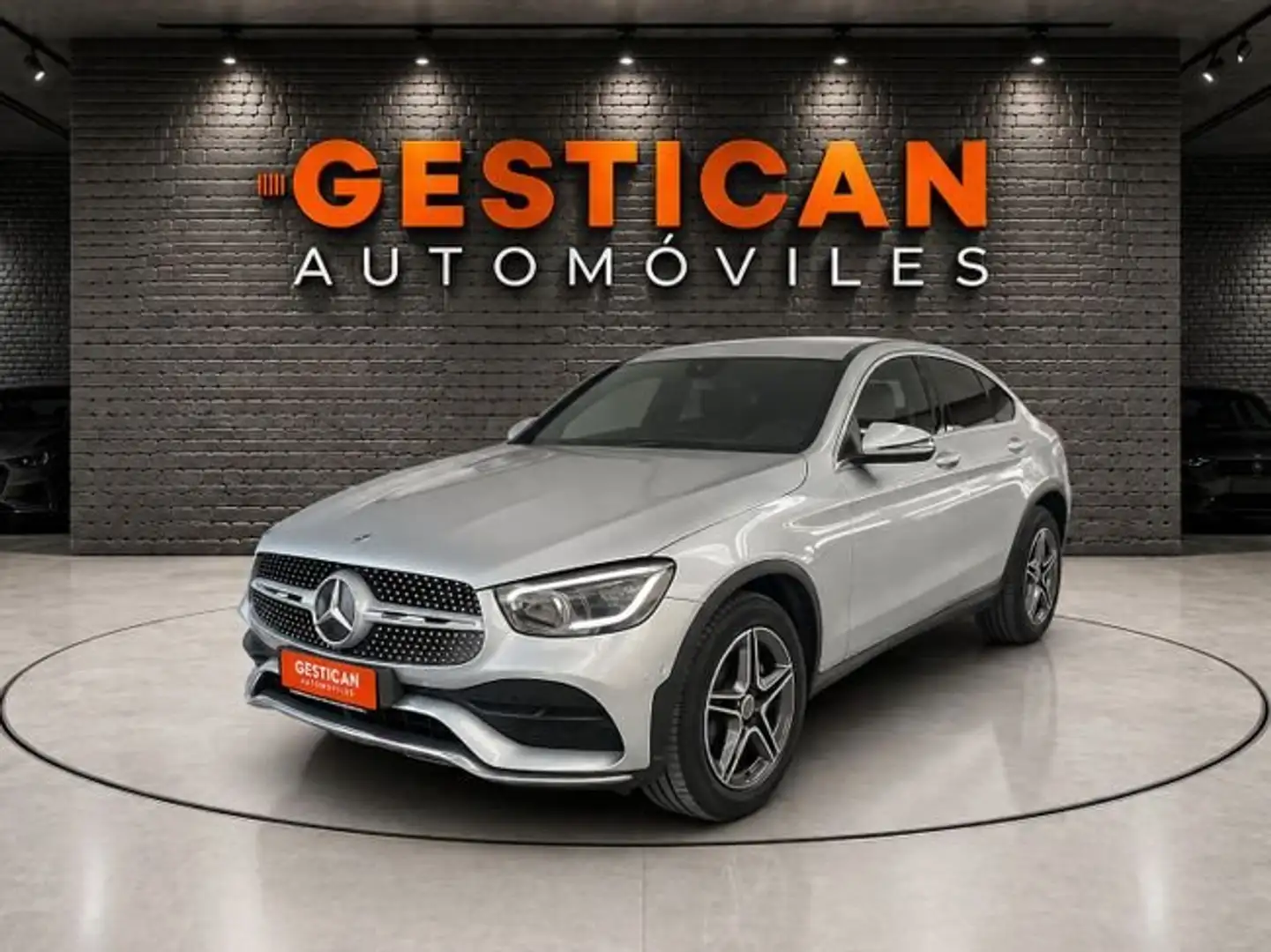 Mercedes-Benz GLC 300 300e 4Matic 9G-Tronic Plateado - 1