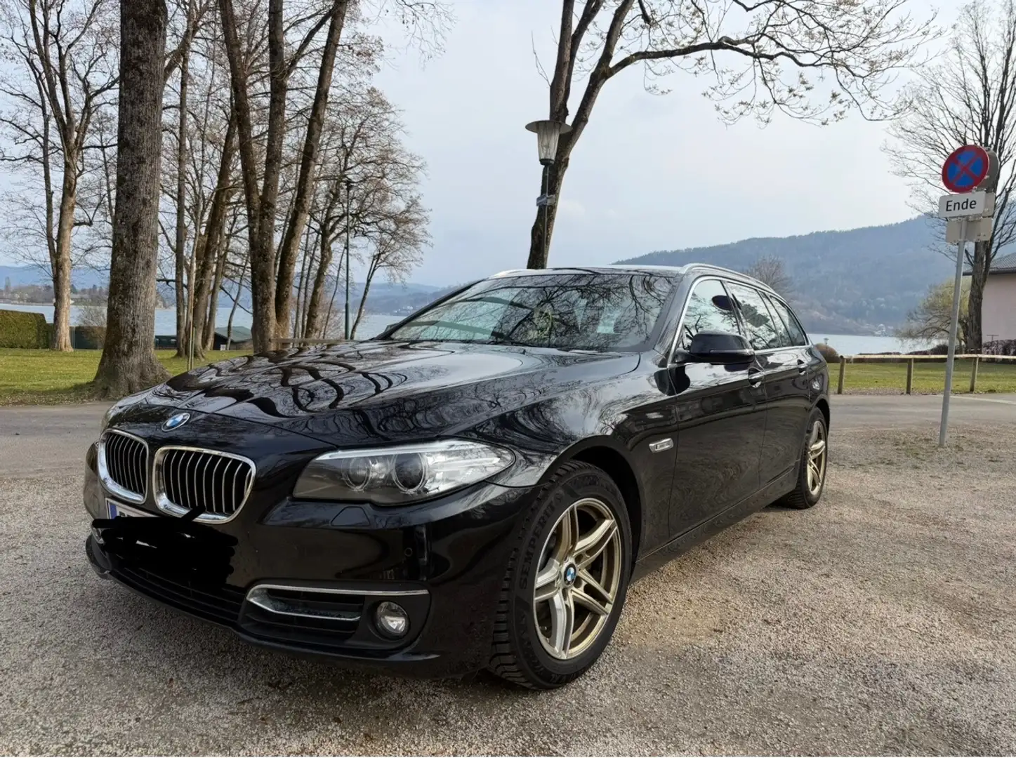 BMW 520 520d xDrive Touring Aut. Schwarz - 1