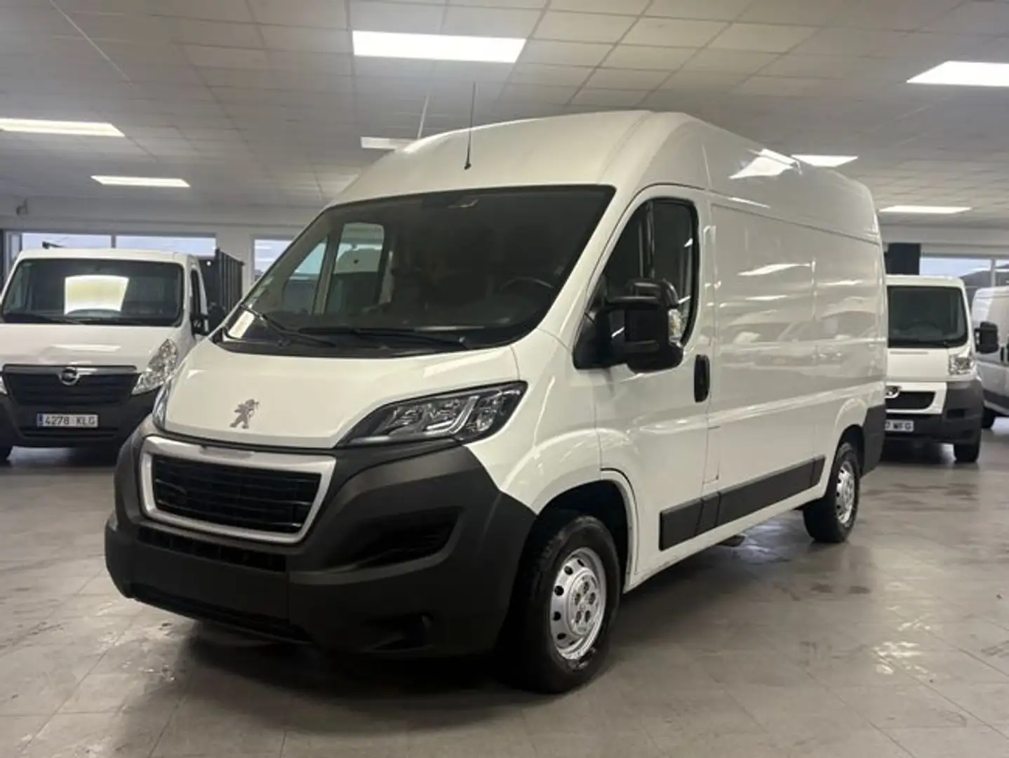 Peugeot Boxer 2.2 BlueHDi L2H2 Premium S&S Blanco - 2