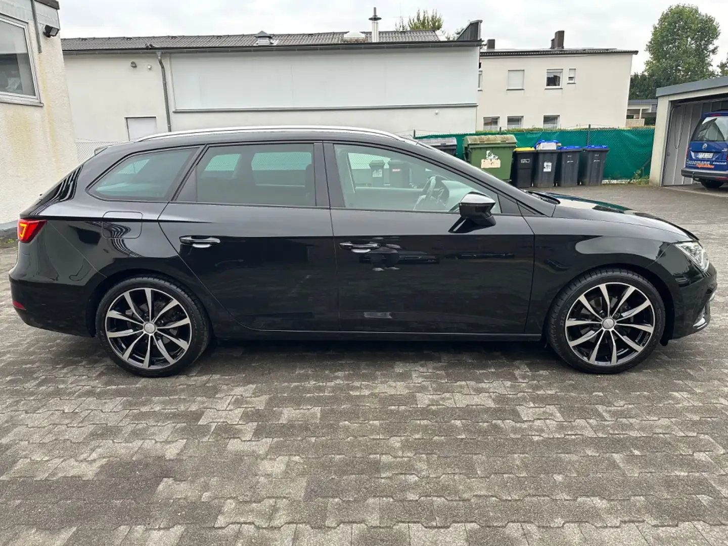 SEAT Leon ST FR Black Matt Edition VIRTUAL|ACC|R.KAM Schwarz - 2