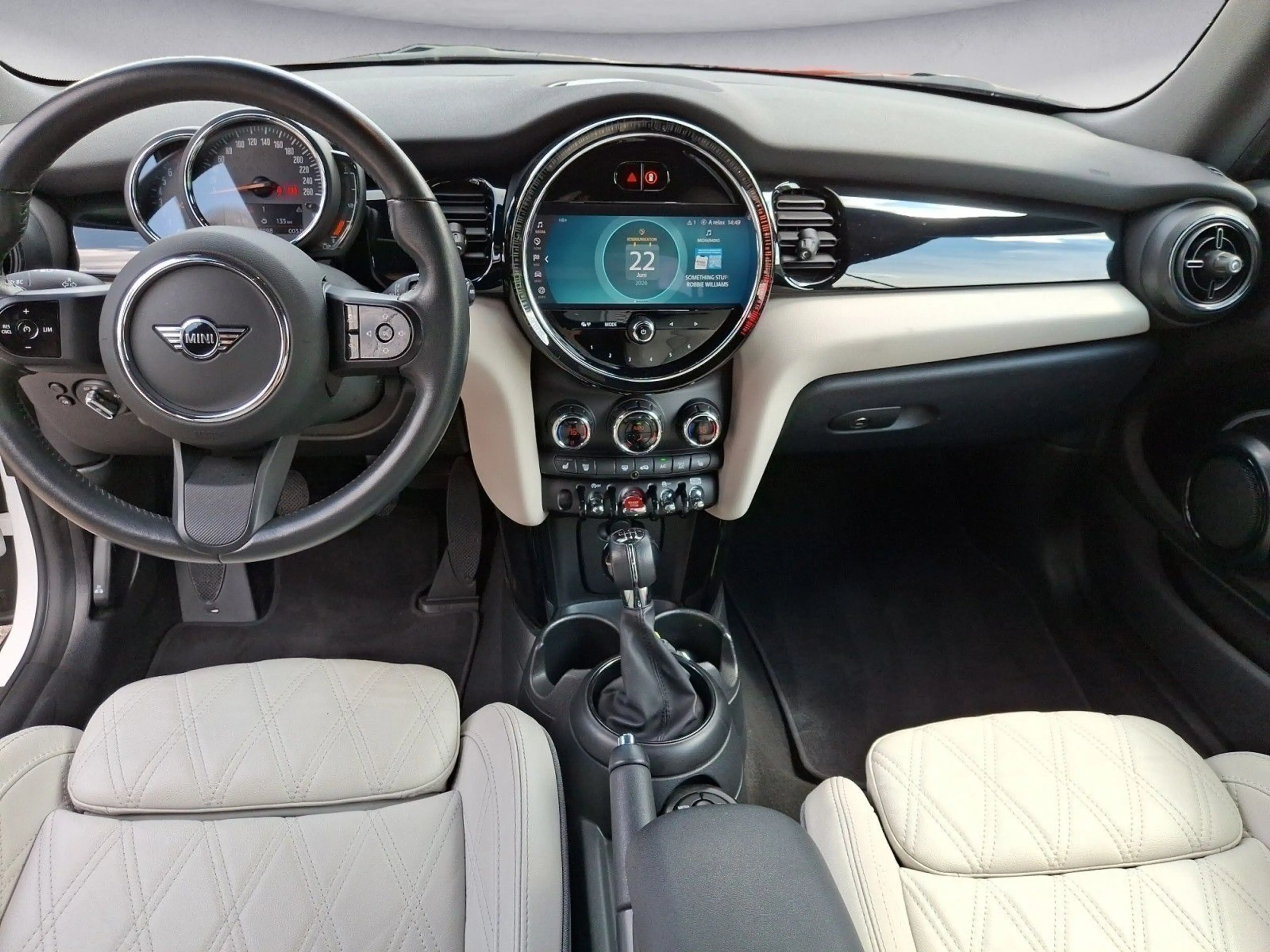 MINI Cooper Cabrio Cooper First Cabrio Classic Trim Steptr. PDC — photo 10