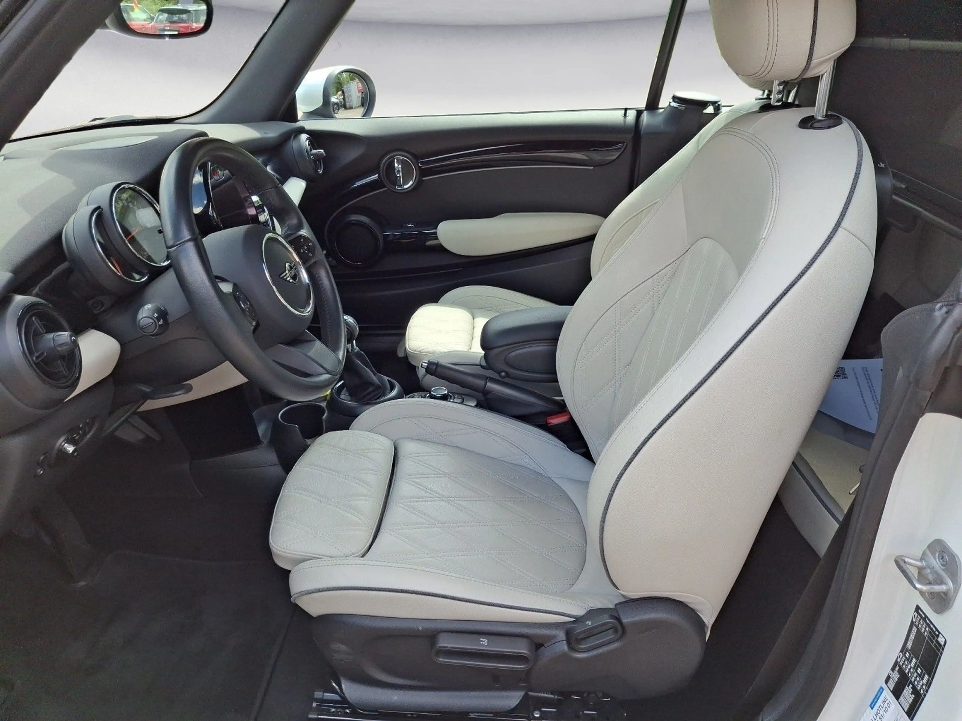 MINI Cooper Cabrio Cooper First Cabrio Classic Trim Steptr. PDC — photo 7