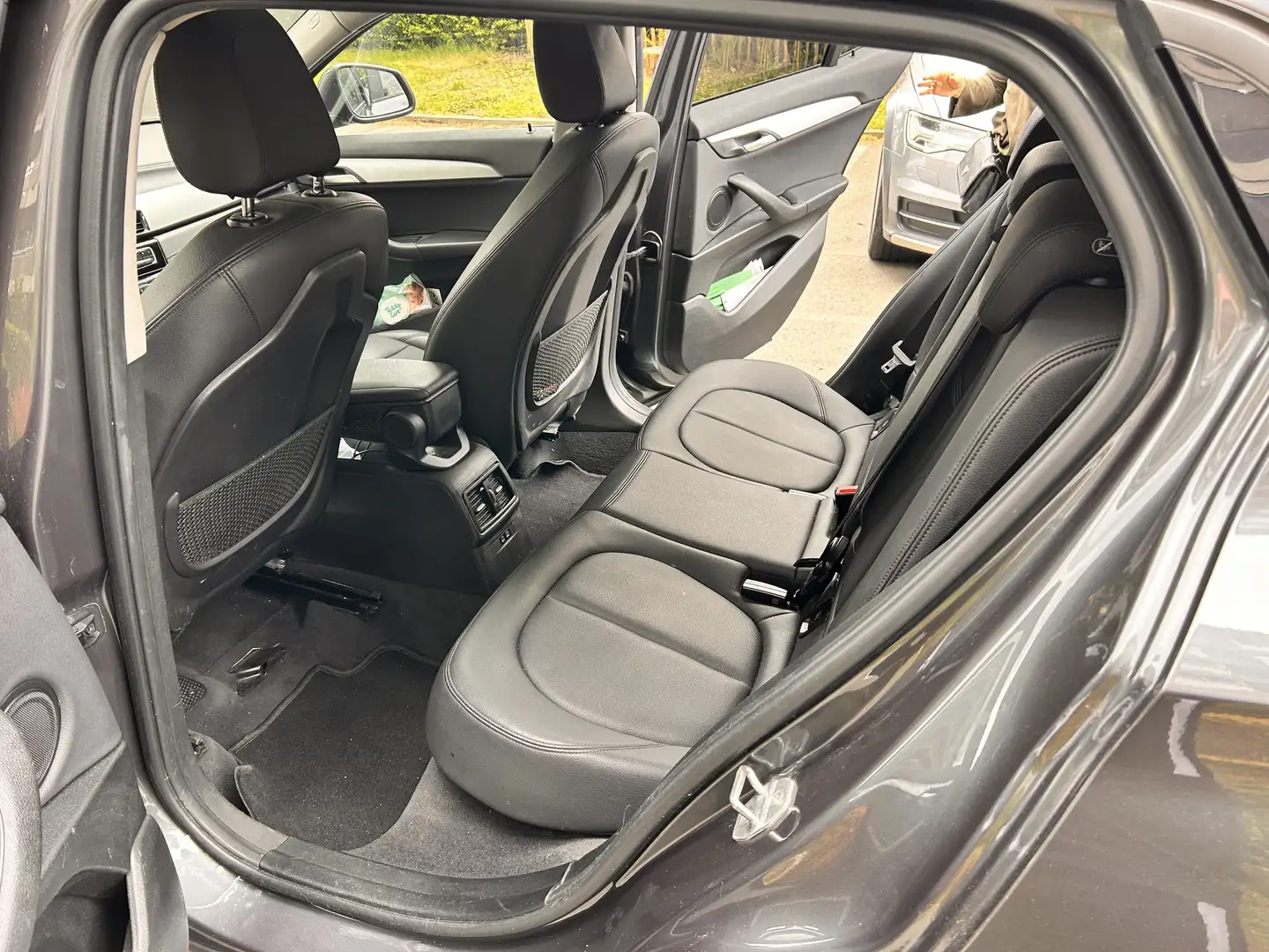 BMW X2 sDrive 18i Grau - 2