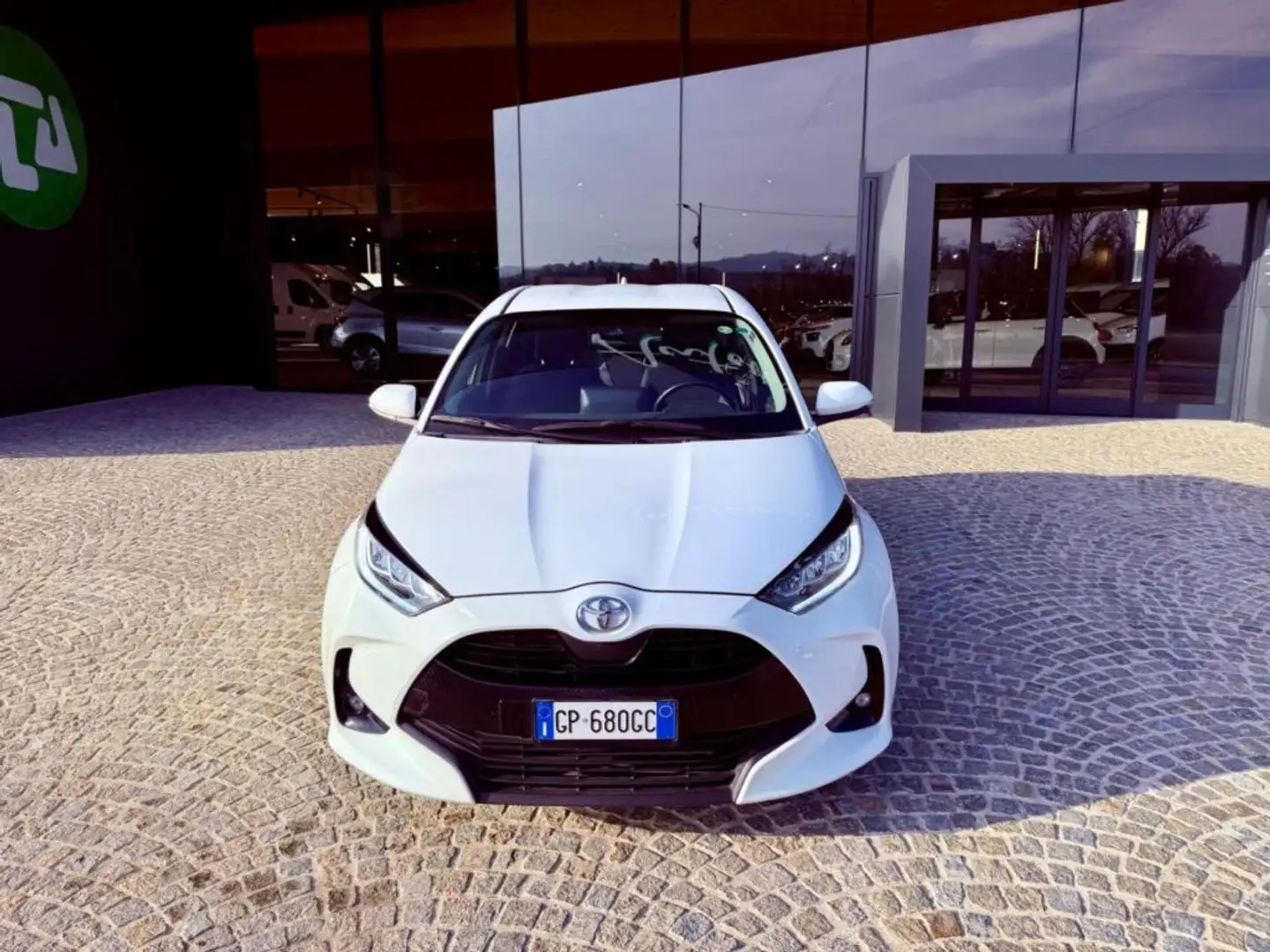 Toyota Yaris OK NEOP - KM 25.000 - FULL OPT - PROMO FINANZIAMEN Blanc - 2