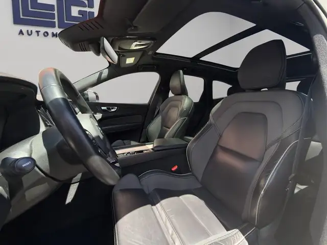 Volvo XC60 view 9