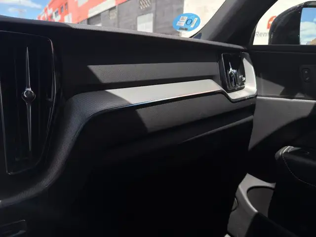 Volvo XC60 view 15