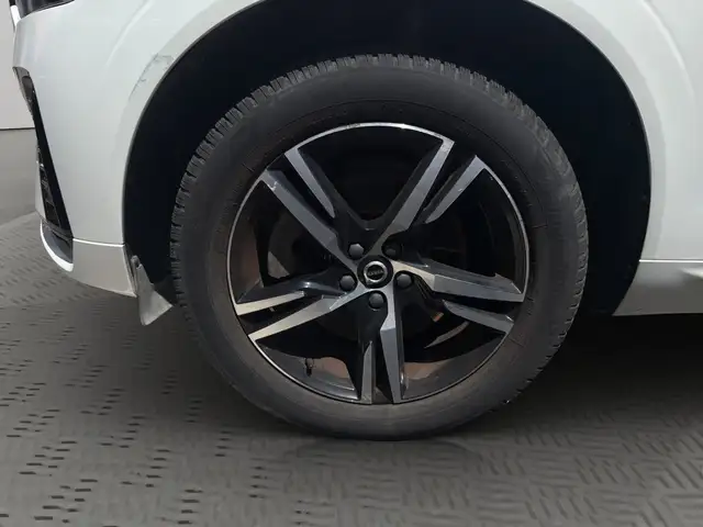 Volvo XC60 view 8