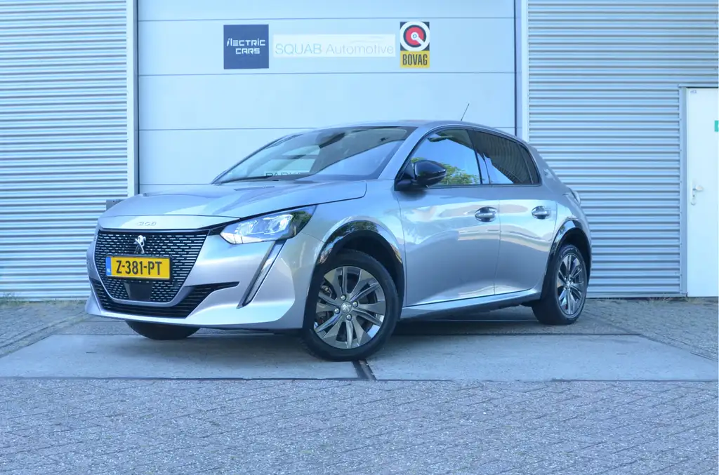 Peugeot e-208 2023 из Европы — купить под ключ