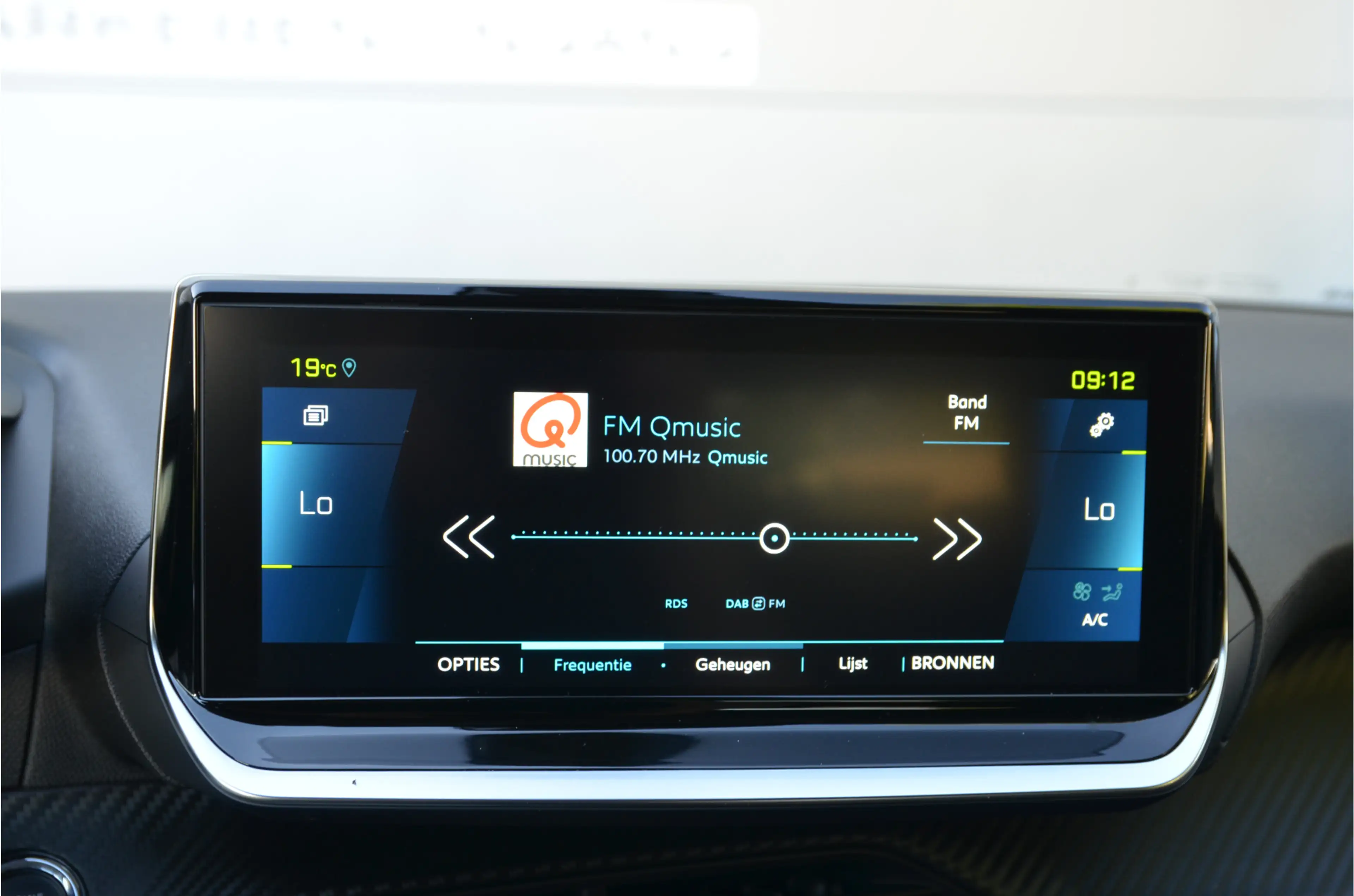 Peugeot e-208 EV Active Pack 50 kWh 10" Scherm! — photo 19