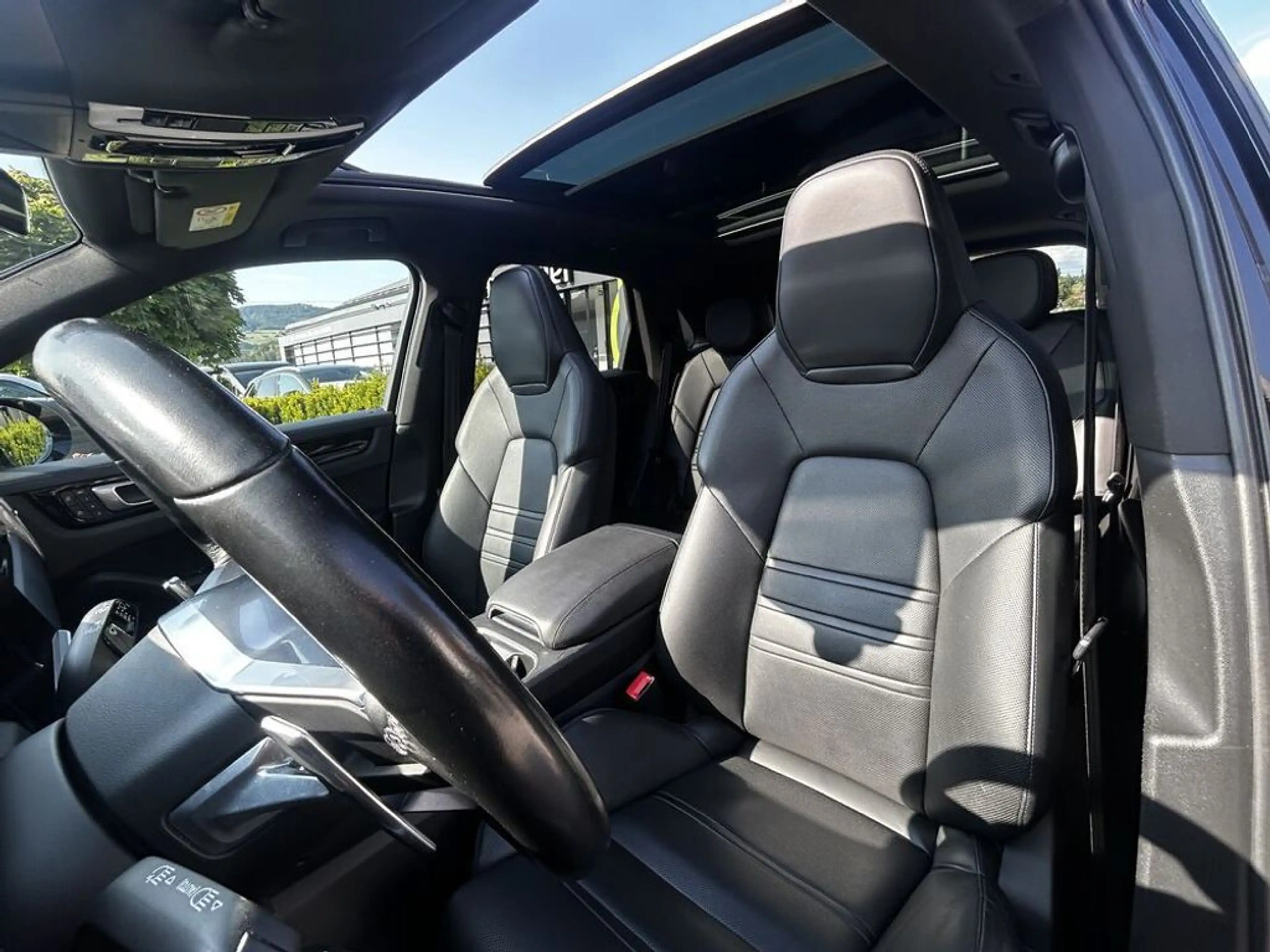 Porsche Cayenne E-Hybrid *HUD*SITZKL*PANO*APPROVED*21'' — photo 10