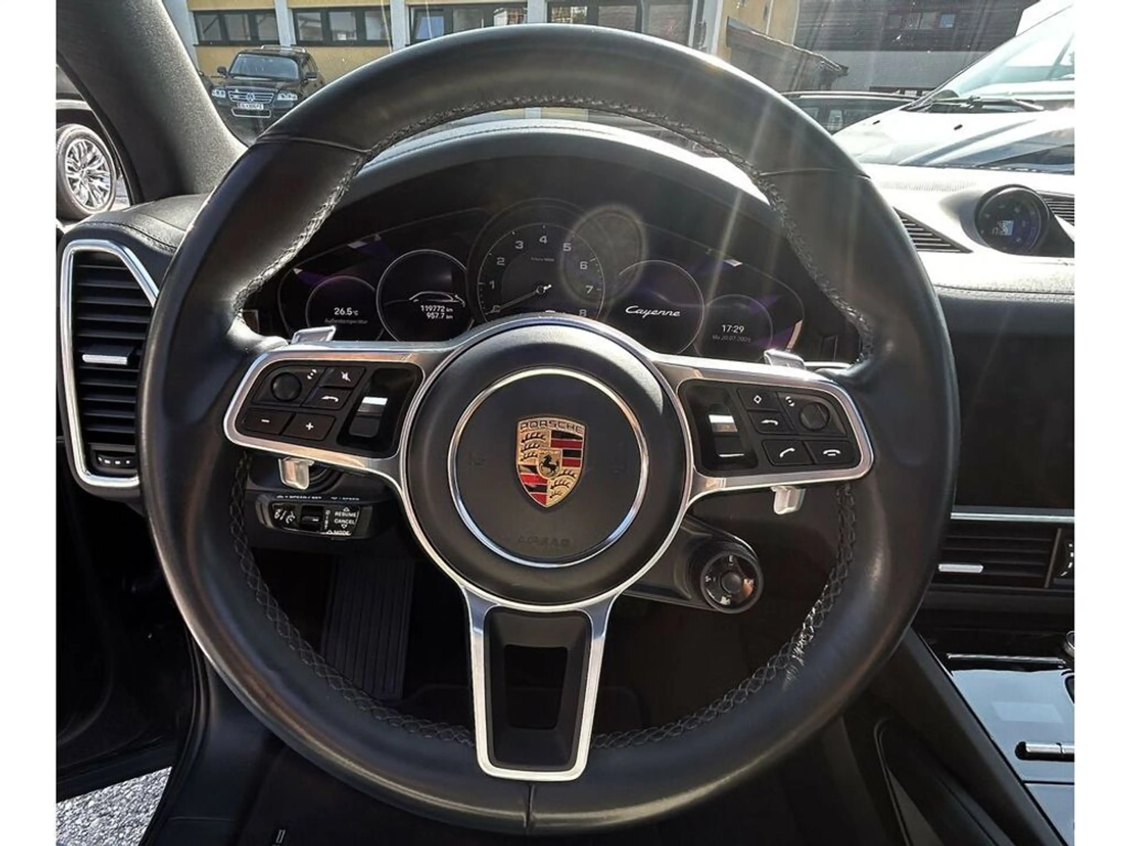 Porsche Cayenne E-Hybrid *HUD*SITZKL*PANO*APPROVED*21'' — photo 8