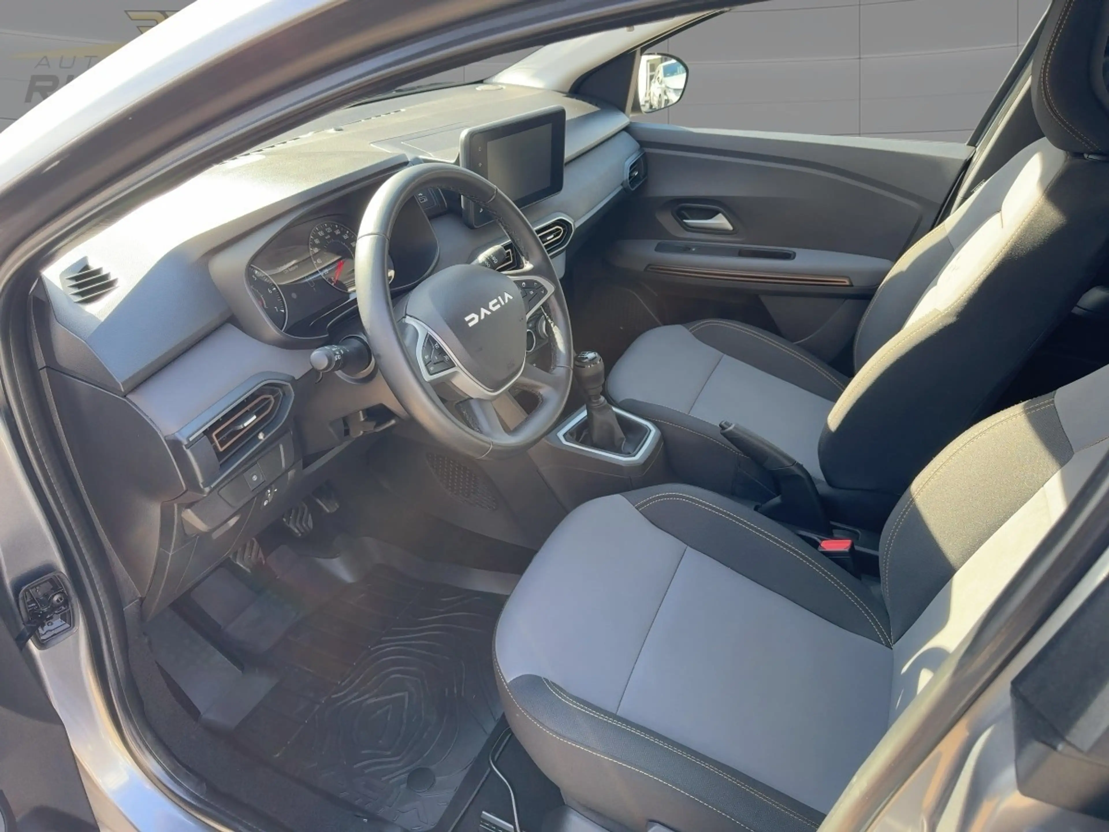 Dacia Jogger Extreme TCe 110 — photo 5