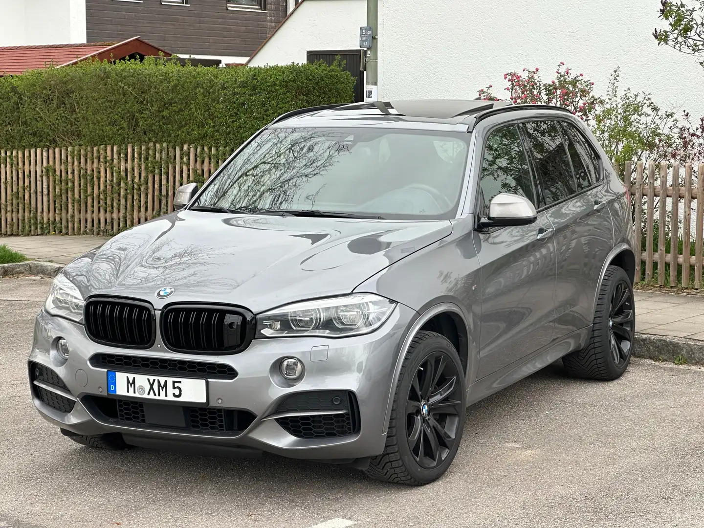 BMW X5 M M50d NightV.Pano.Softc.Standh.LenkH.360.DriveAPlus Gris - 1