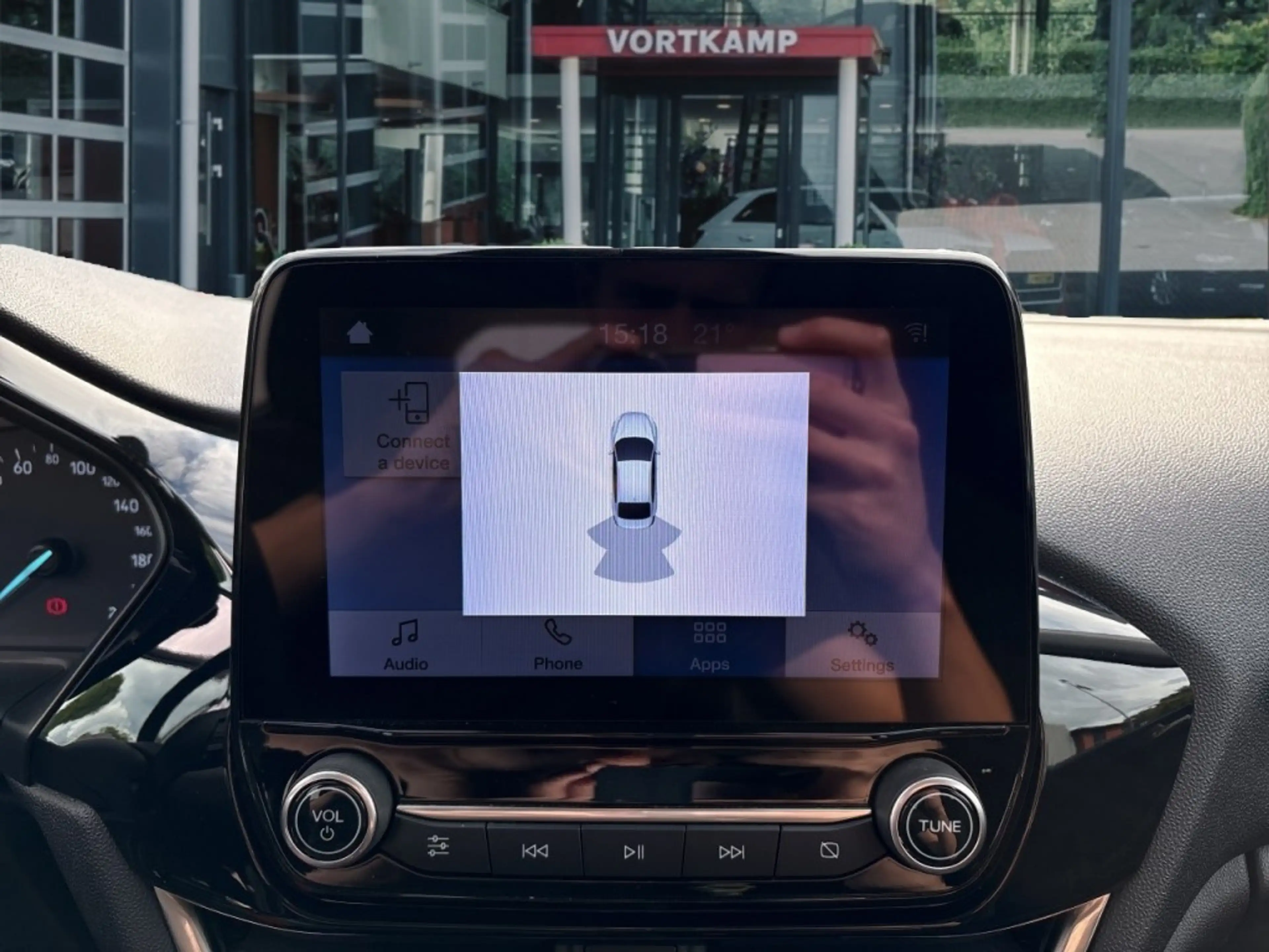 Ford Fiesta 1.1 CRUISE/CARPLAY/PDC — photo 22