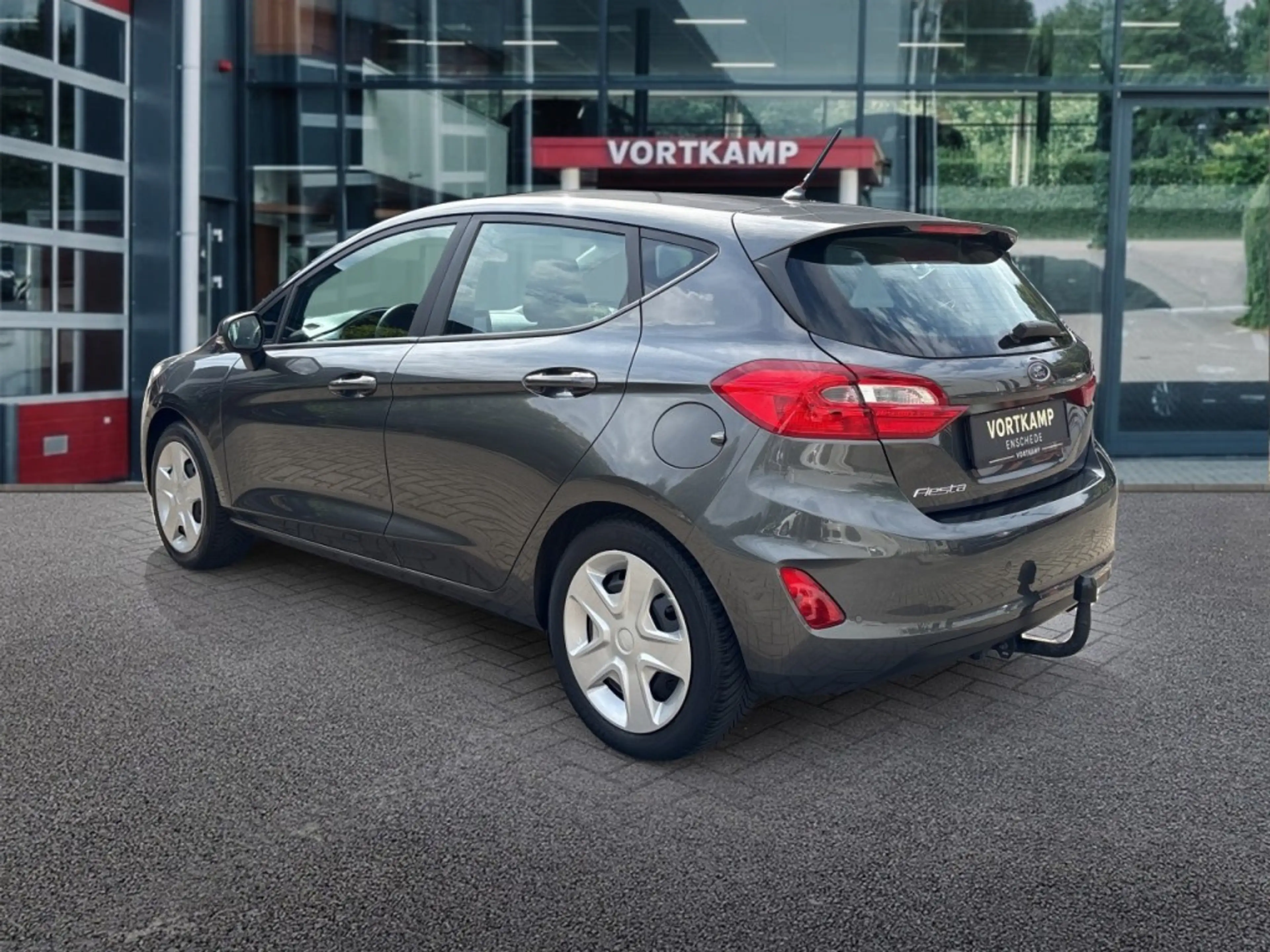 Ford Fiesta 1.1 CRUISE/CARPLAY/PDC — photo 7