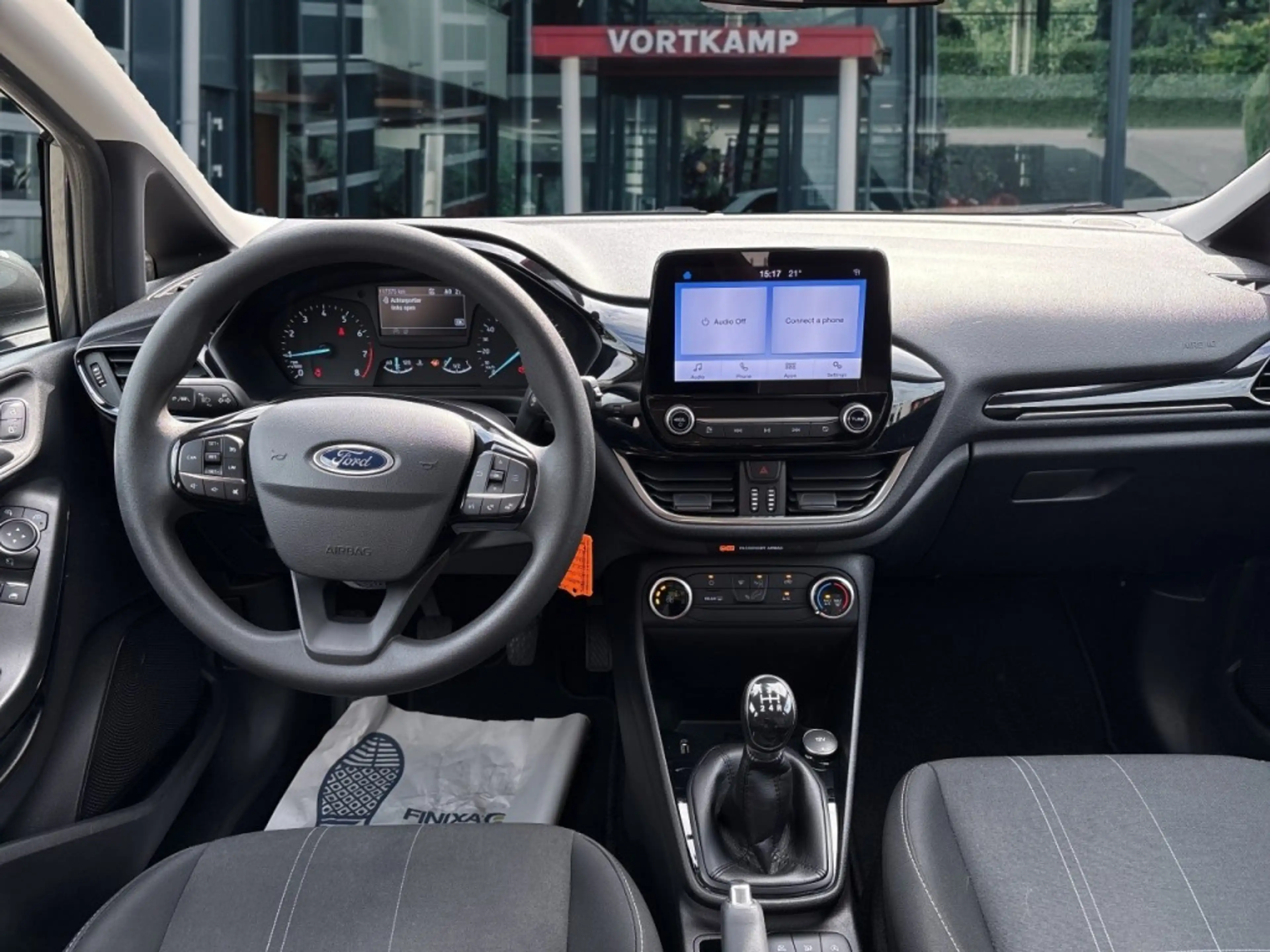 Ford Fiesta 1.1 CRUISE/CARPLAY/PDC — photo 14