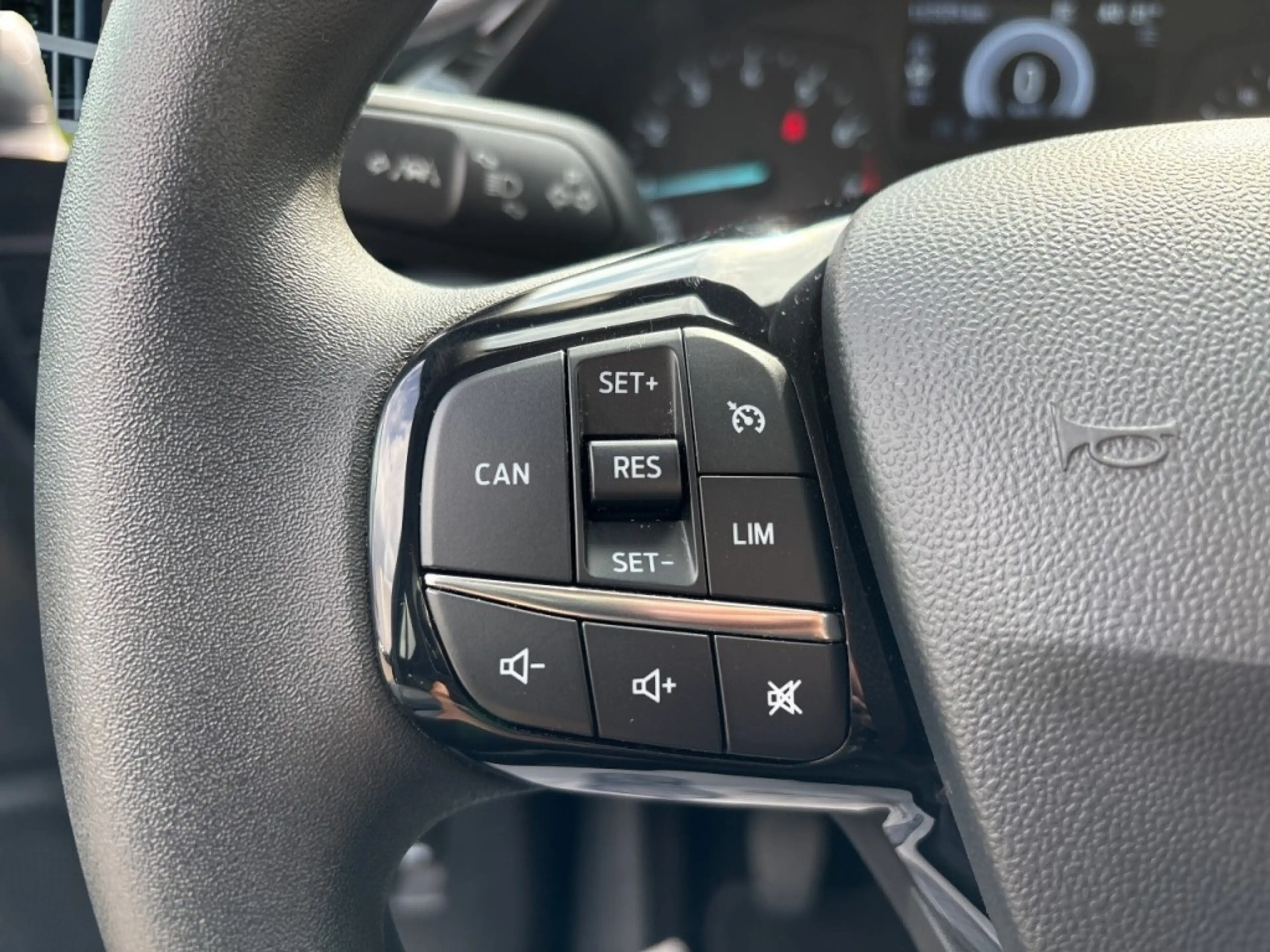 Ford Fiesta 1.1 CRUISE/CARPLAY/PDC — photo 16