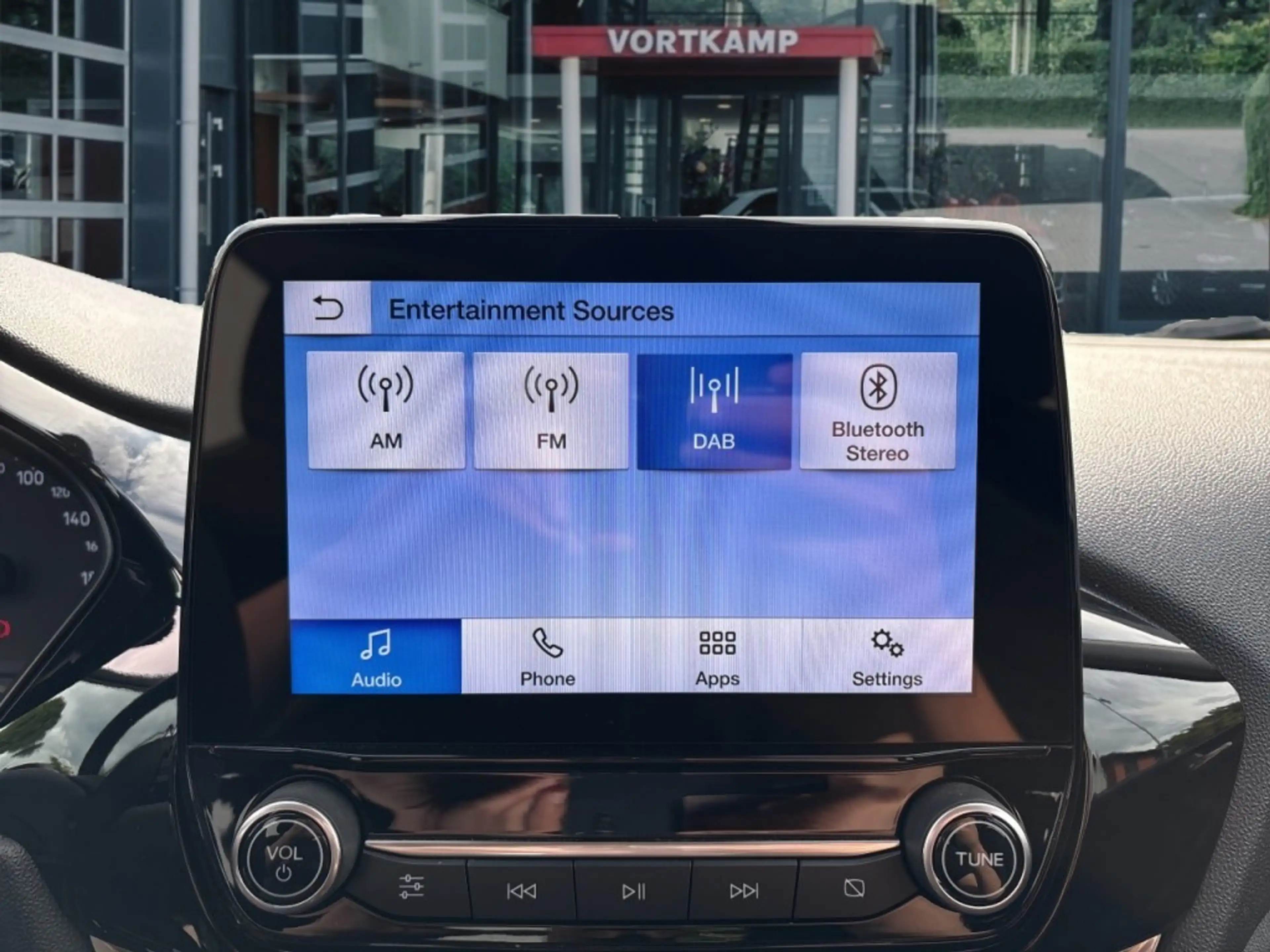 Ford Fiesta 1.1 CRUISE/CARPLAY/PDC — photo 20