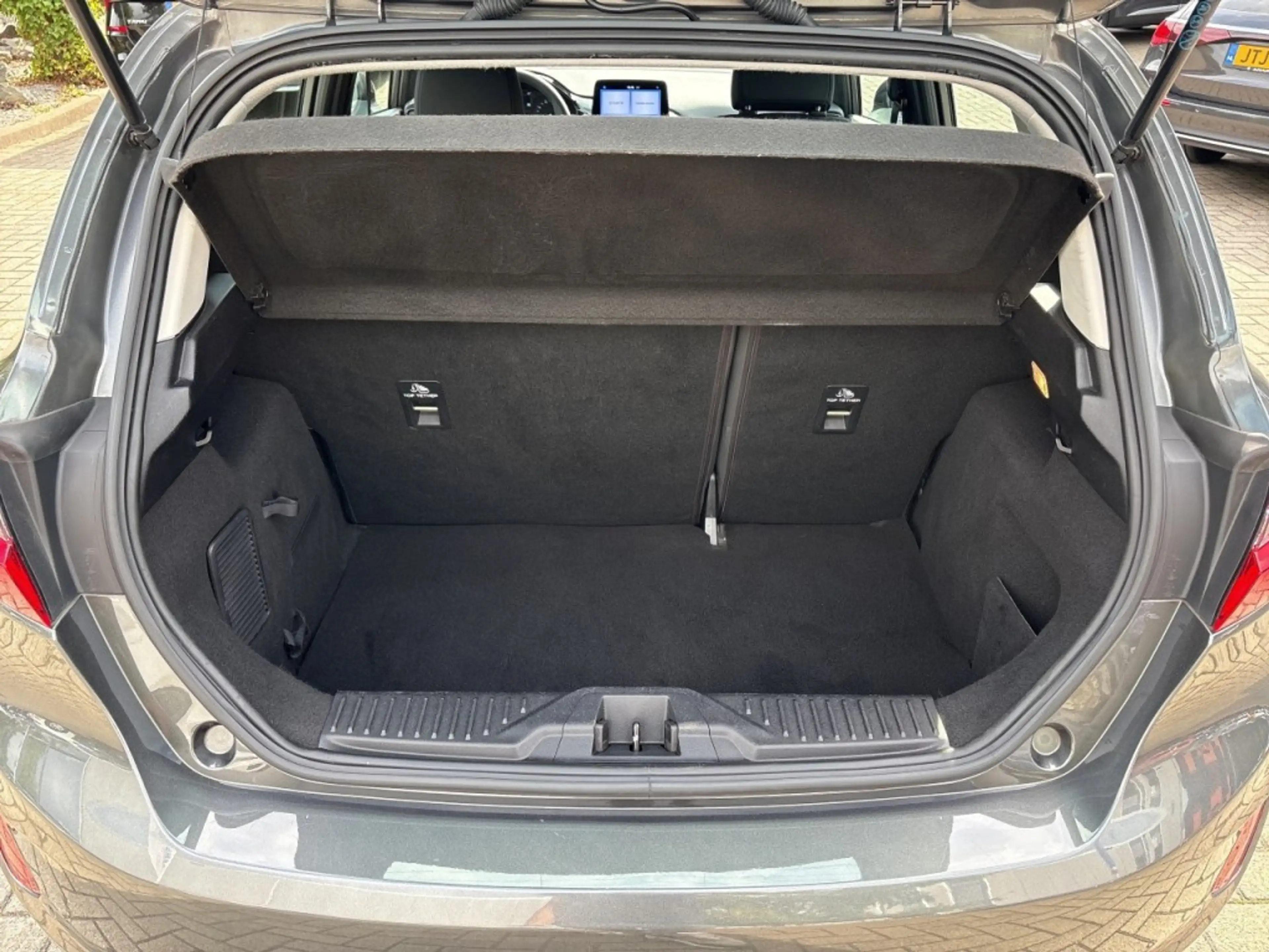Ford Fiesta 1.1 CRUISE/CARPLAY/PDC — photo 10