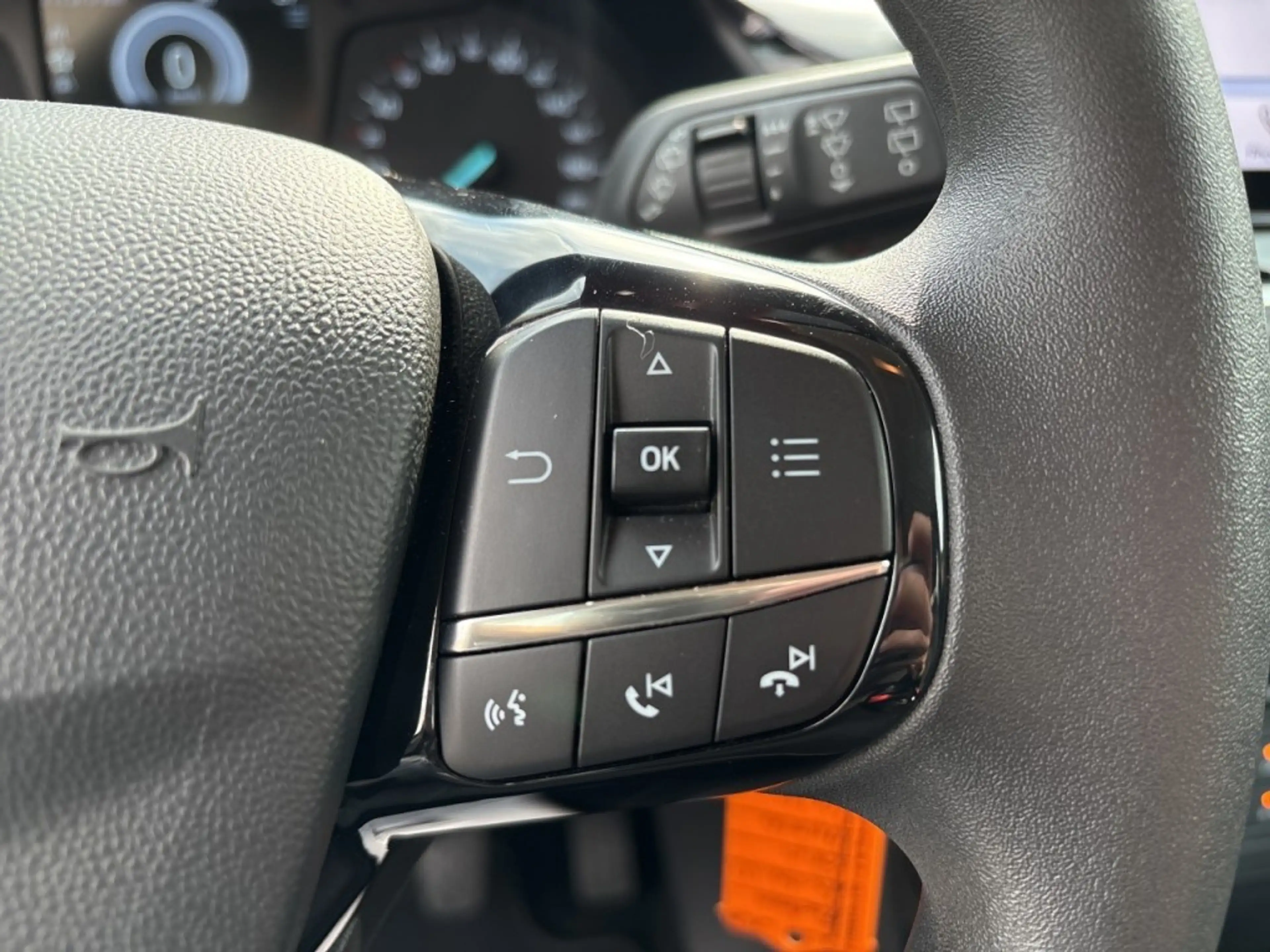 Ford Fiesta 1.1 CRUISE/CARPLAY/PDC — photo 17