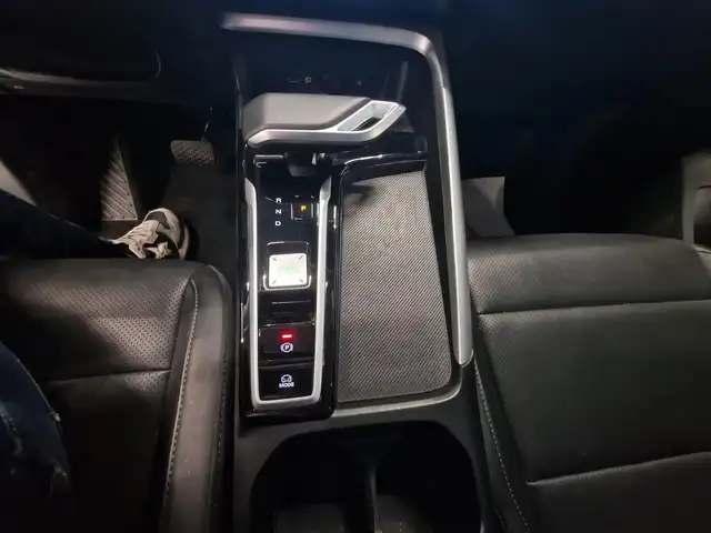 MG ZS view 12