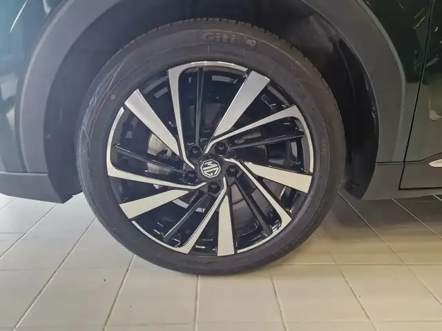 MG ZS view 19