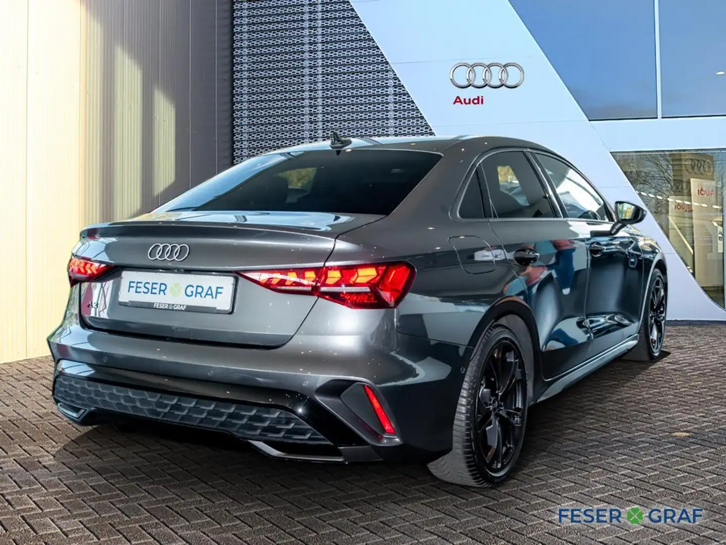 Audi A3 Limo 35 TFSI 2x S line /LED/ACC/Navi+/Kamera Grau - 2