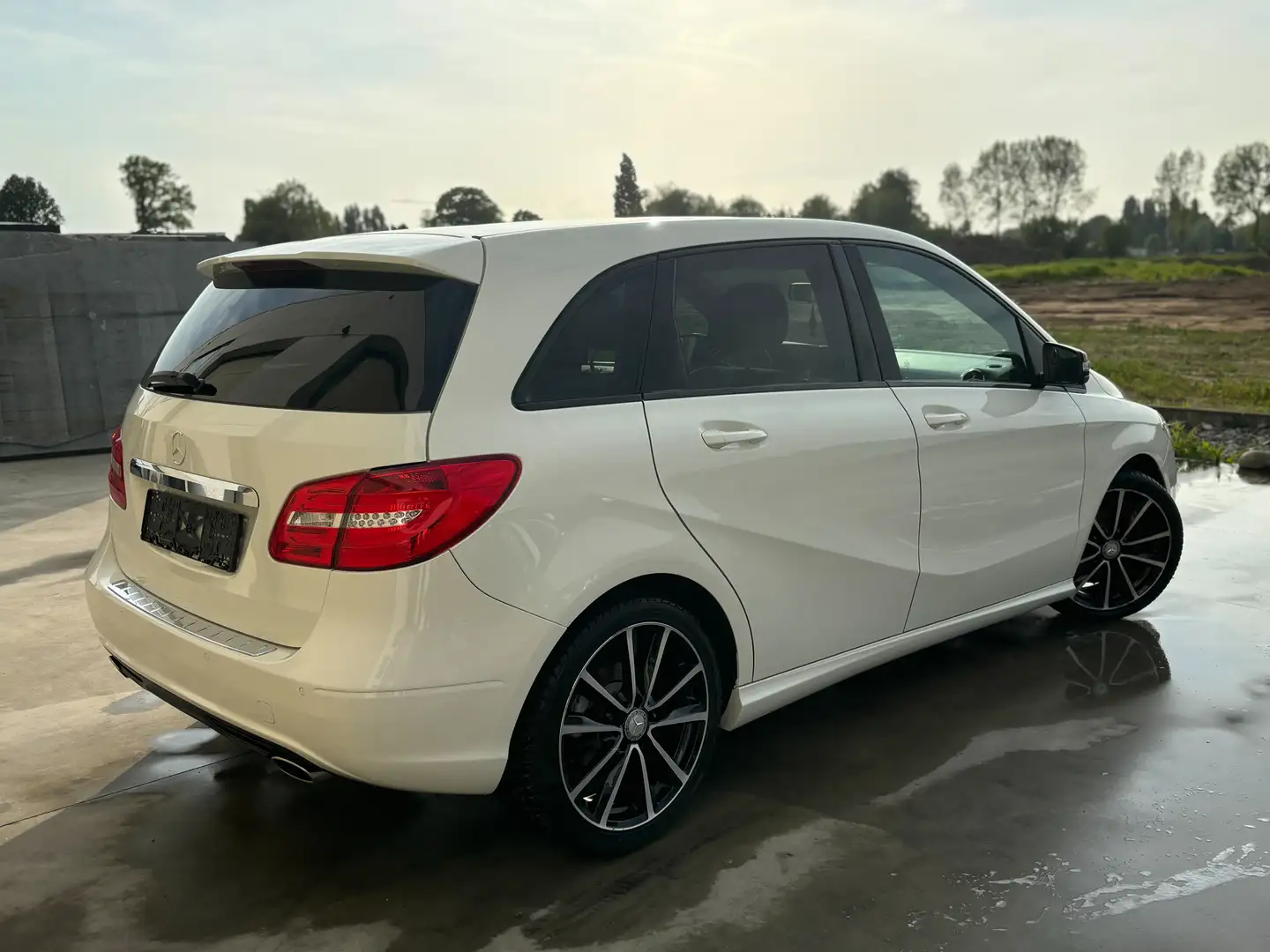 Mercedes-Benz B 180 Bi-Xenon,Leder,Cruise Control,Eerste eigenaar,Gara Weiß - 2