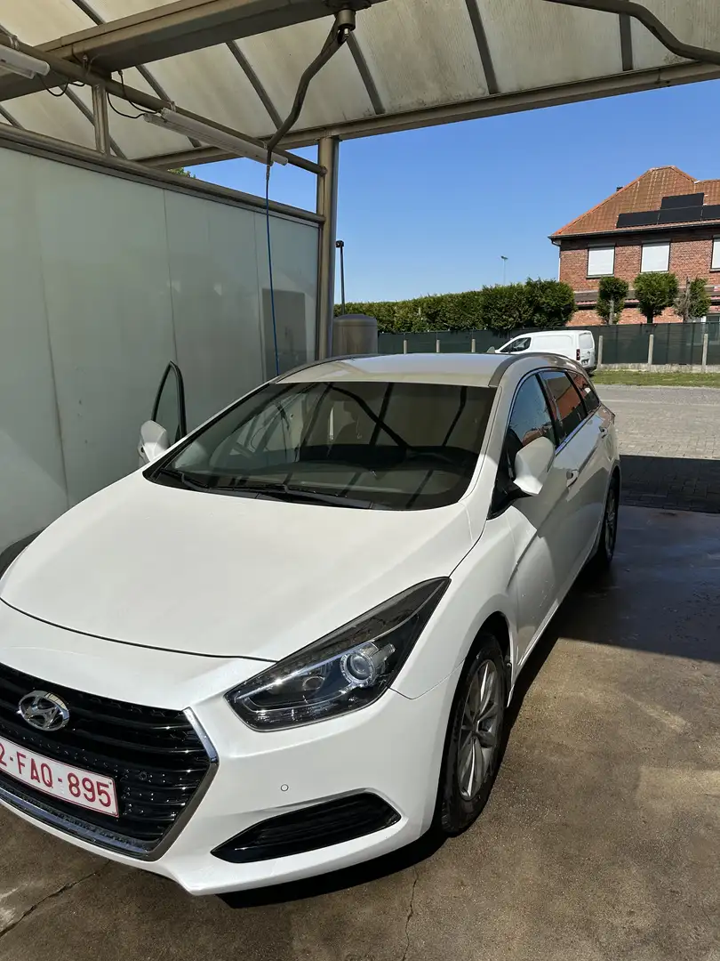 Hyundai i40 Kombi blue 1.6 - 1