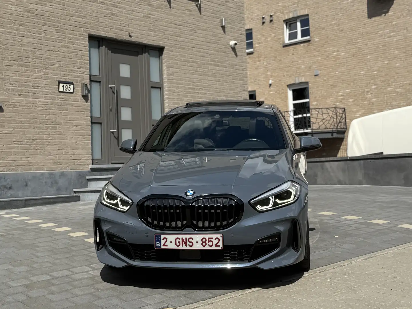 BMW 118 118iA Pack M Toit panoramique - 1