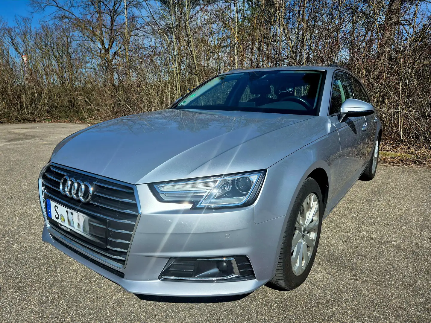 Audi A4 A4 Avant Avant 2.0 TFSI ultra S tronic design Silber - 1