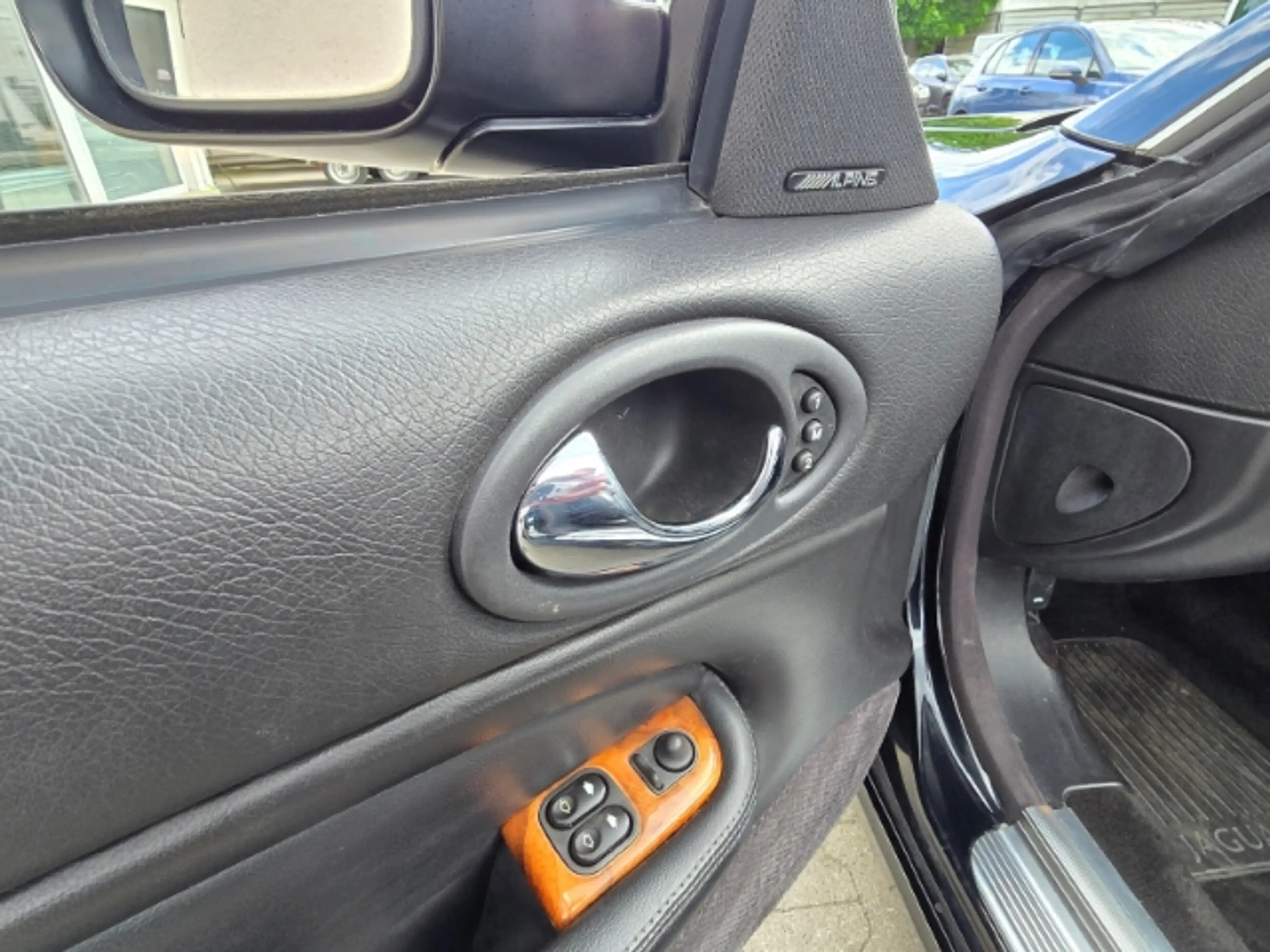Jaguar XK8 — photo 15
