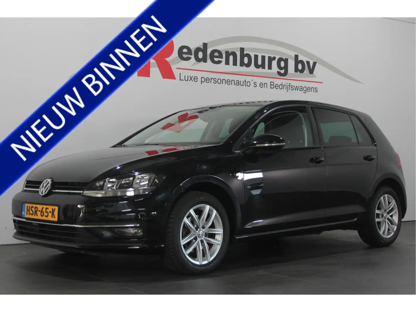 Volkswagen Golf 1.0 TSI Trendline - Navi / Bluetooth / PDC Zwart - 1