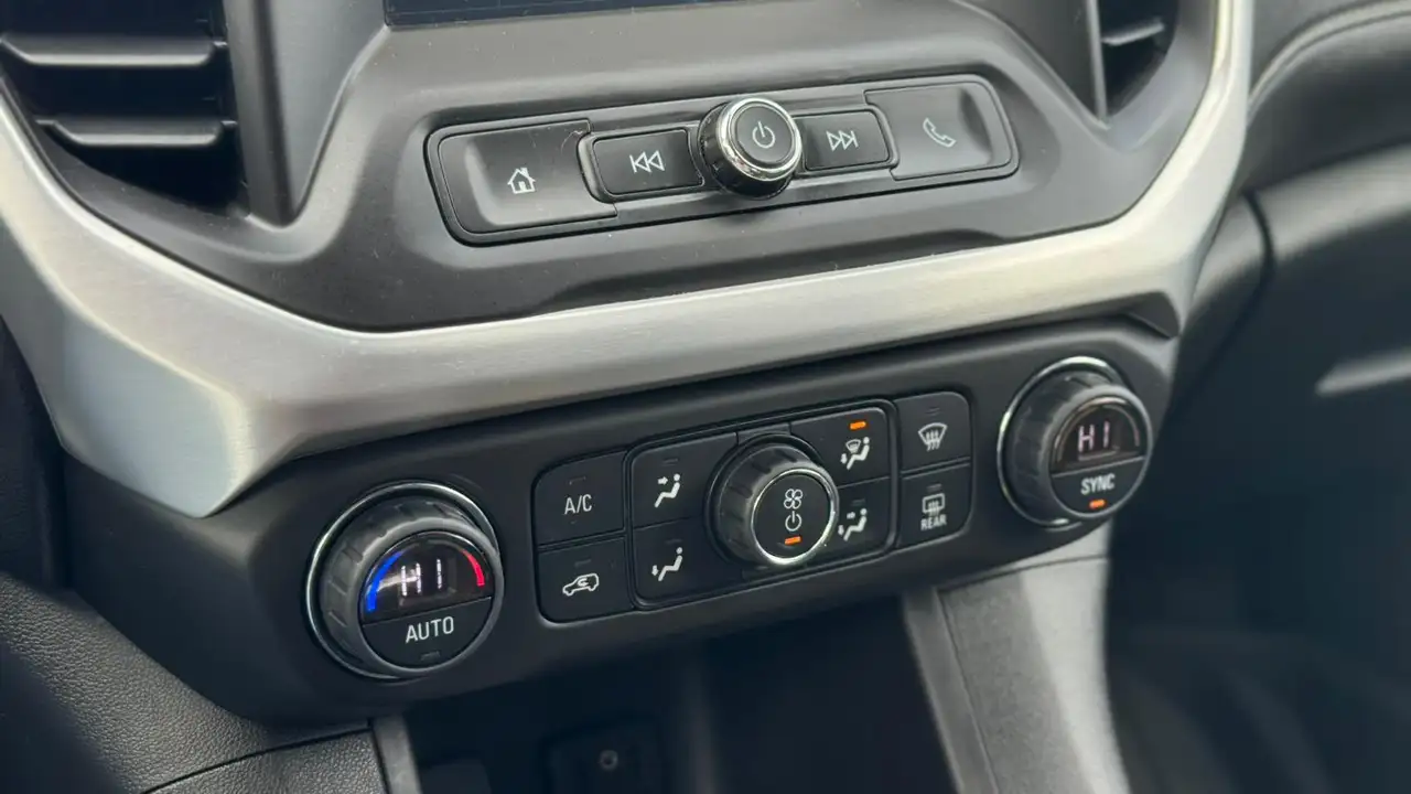 GMC Acadia снимка GMC Acadia