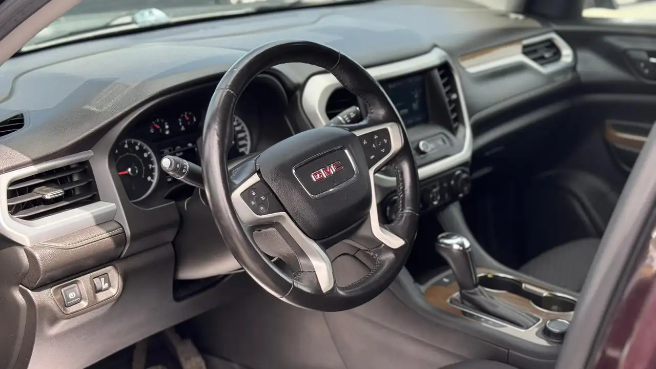 GMC Acadia снимка GMC Acadia