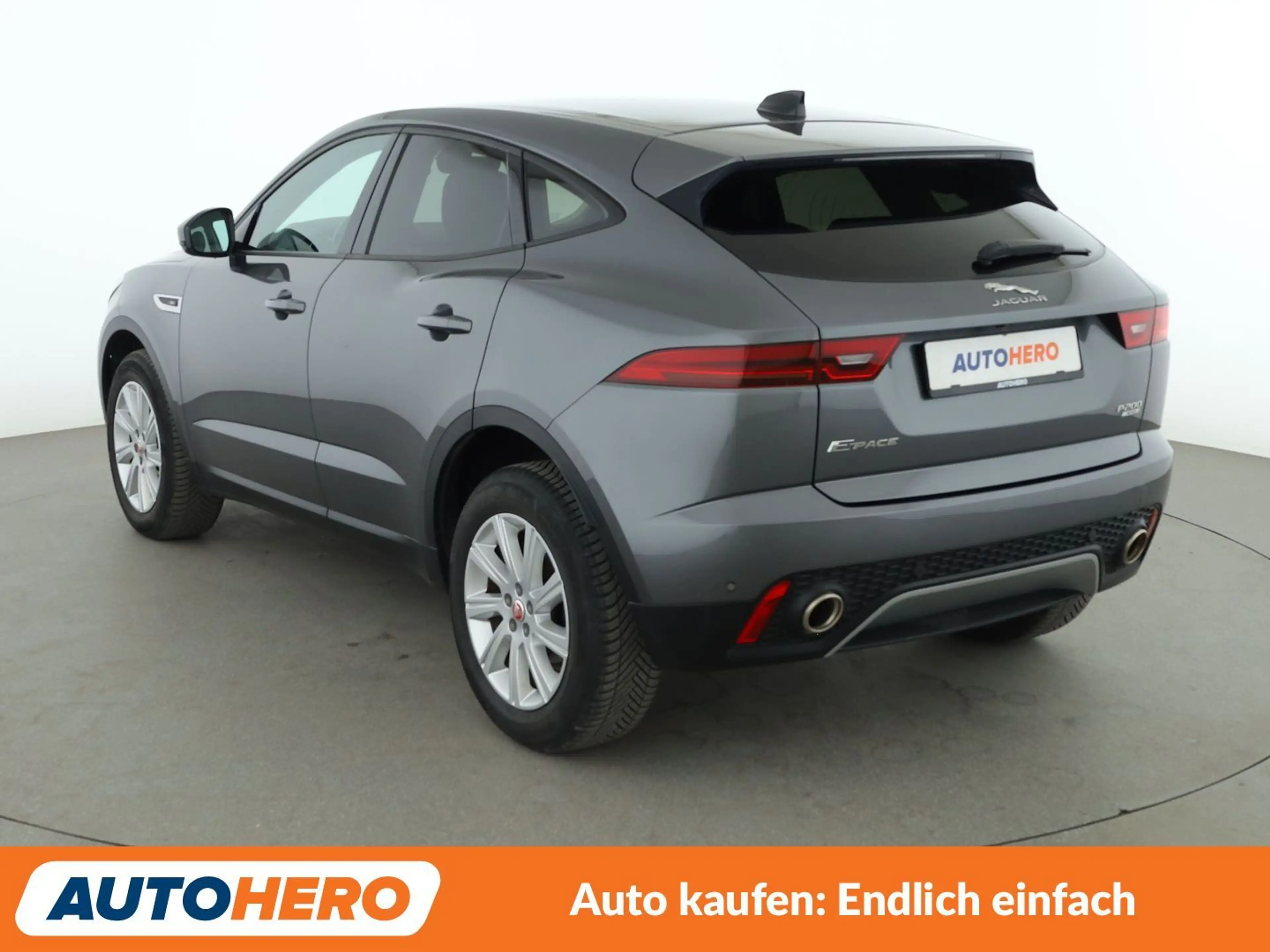 Jaguar E-Pace P200 S AWD Aut.*NAVI*LED*TEMPO*CAM*PDC*SHZ* — photo 4