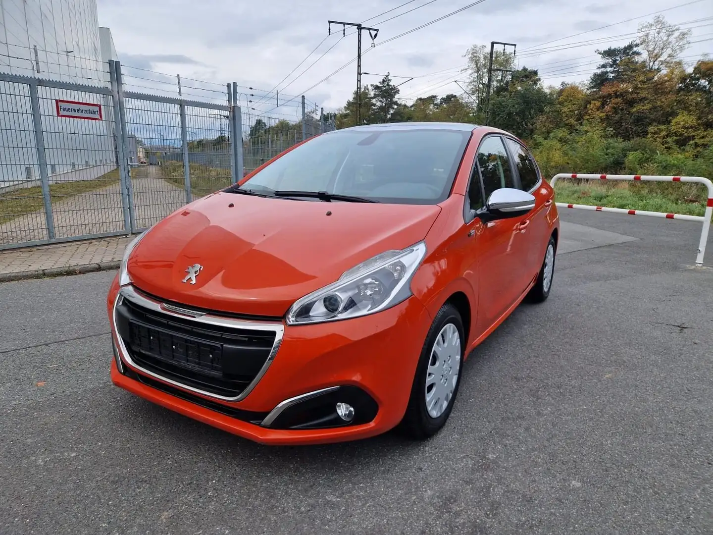 Peugeot 208 Style Orange - 2