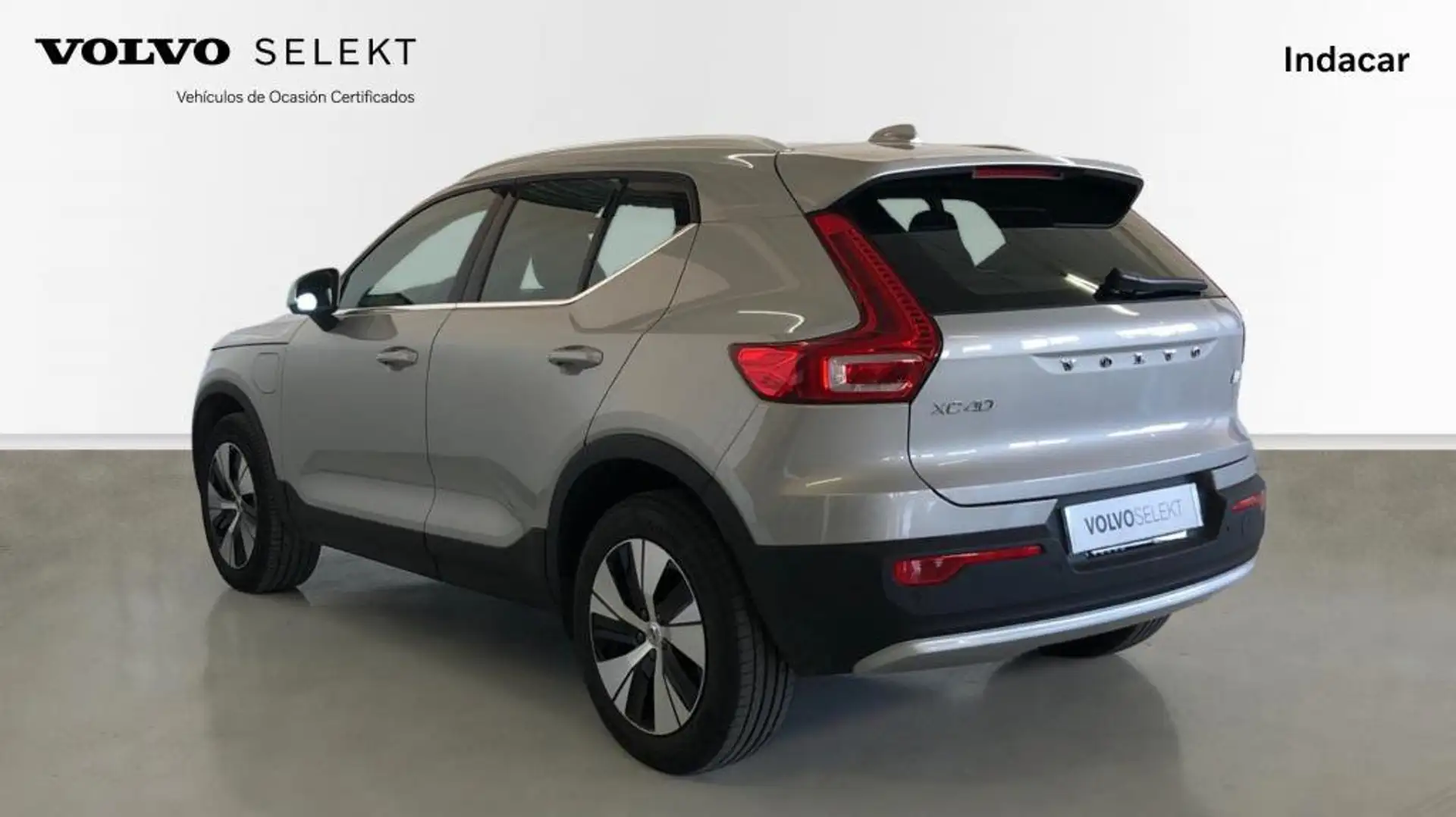 Volvo XC40 T4 RECHARGE 1.5 129CV CORE BRIGHT PLUG-IN HYBRID A Plateado - 2
