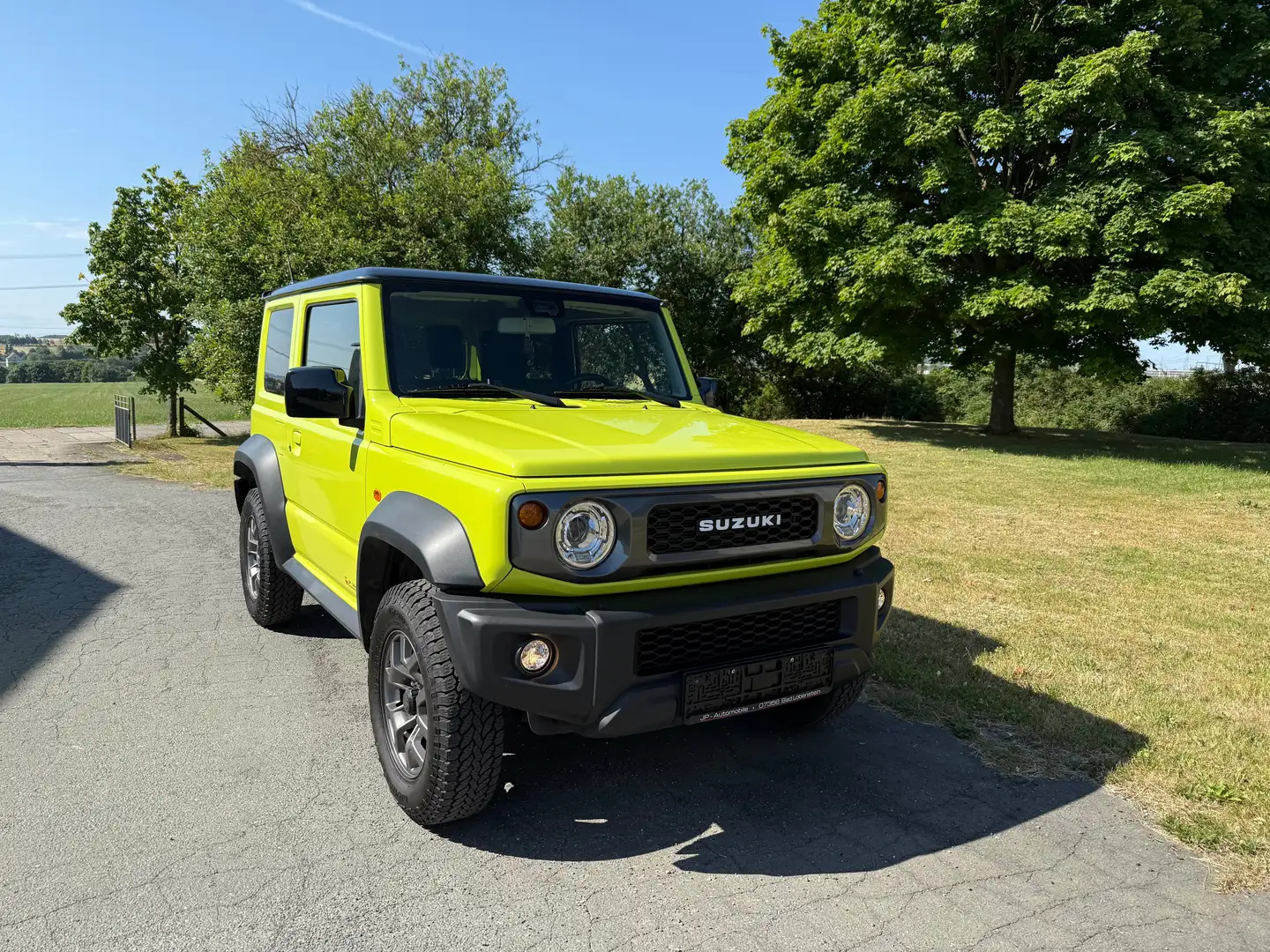 Suzuki Jimny 1.5 ALLGRIP Comfort+ AHK LED 4 Sitze 1.Hand Top Verde - 2