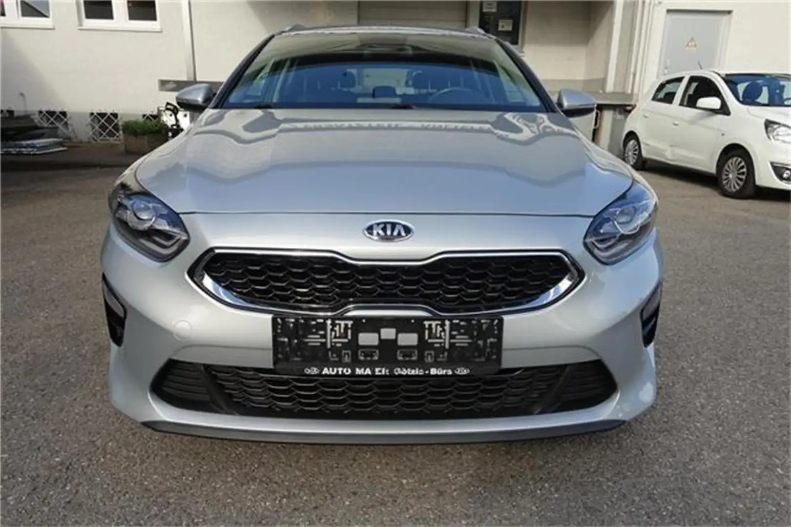 Kia Ceed SW / cee'd SW ceed SW 1,6 CRDi SCR ISG Gold Silber - 2