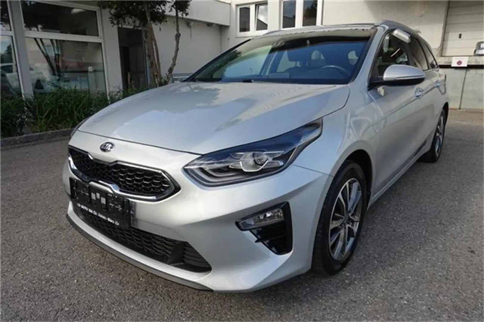 Kia Ceed SW / cee'd SW ceed SW 1,6 CRDi SCR ISG Gold Silber - 1